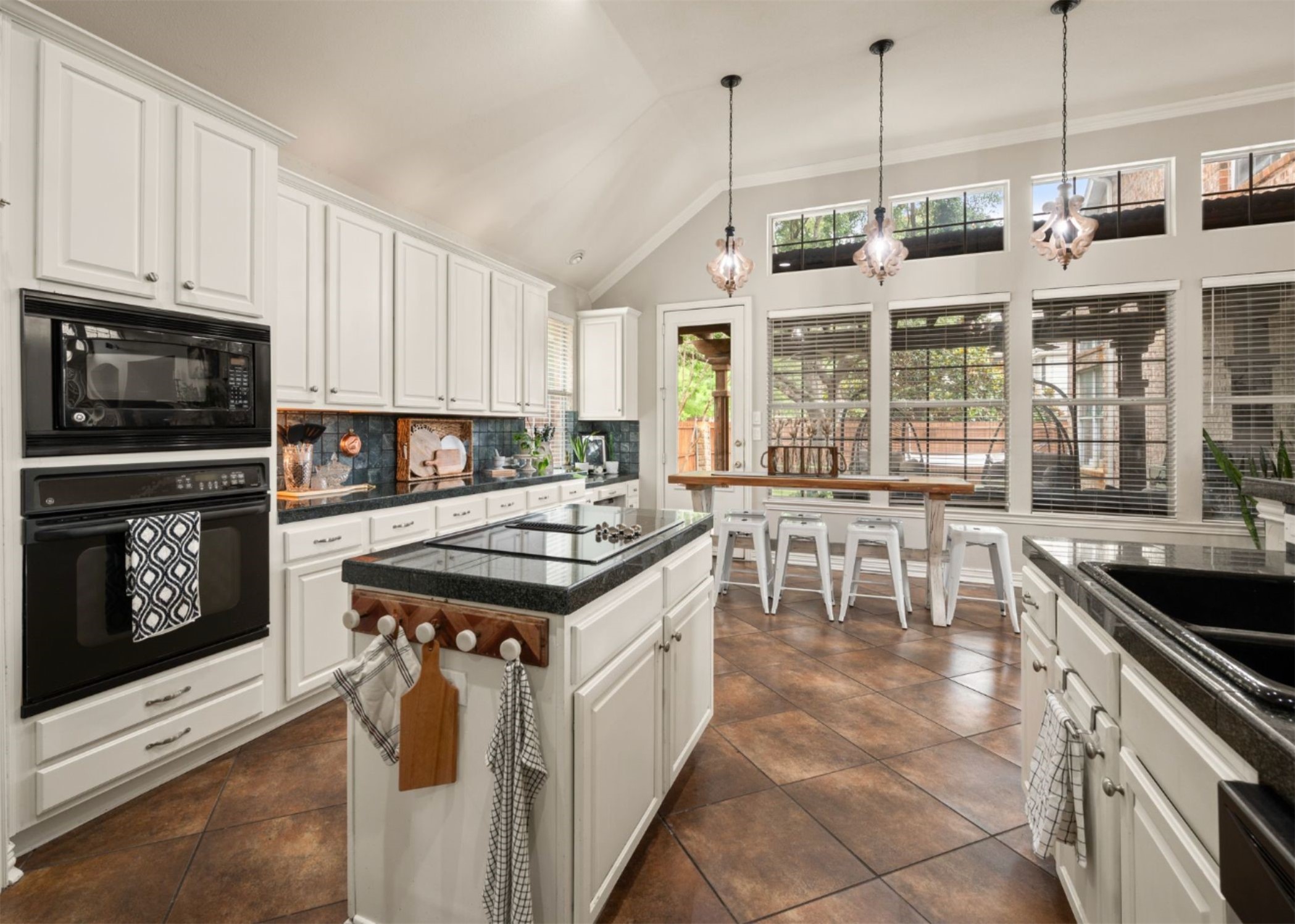 2541 Sir Tristram Lane