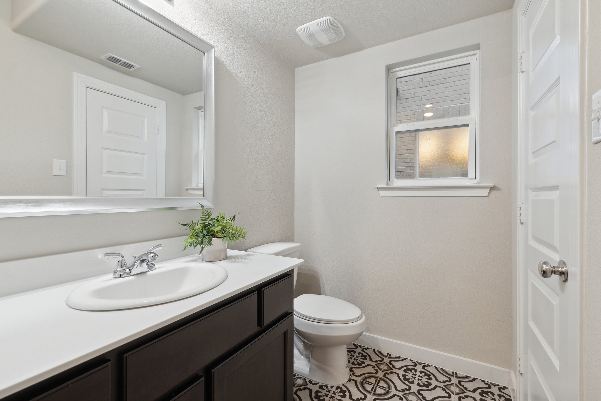 3537 W Cheney Avenue