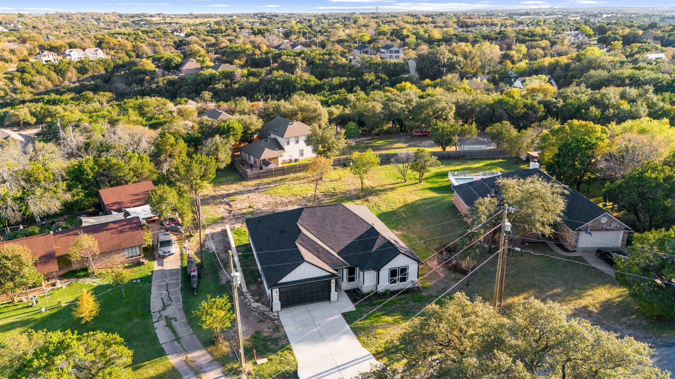 1621 S Chisholm Trail