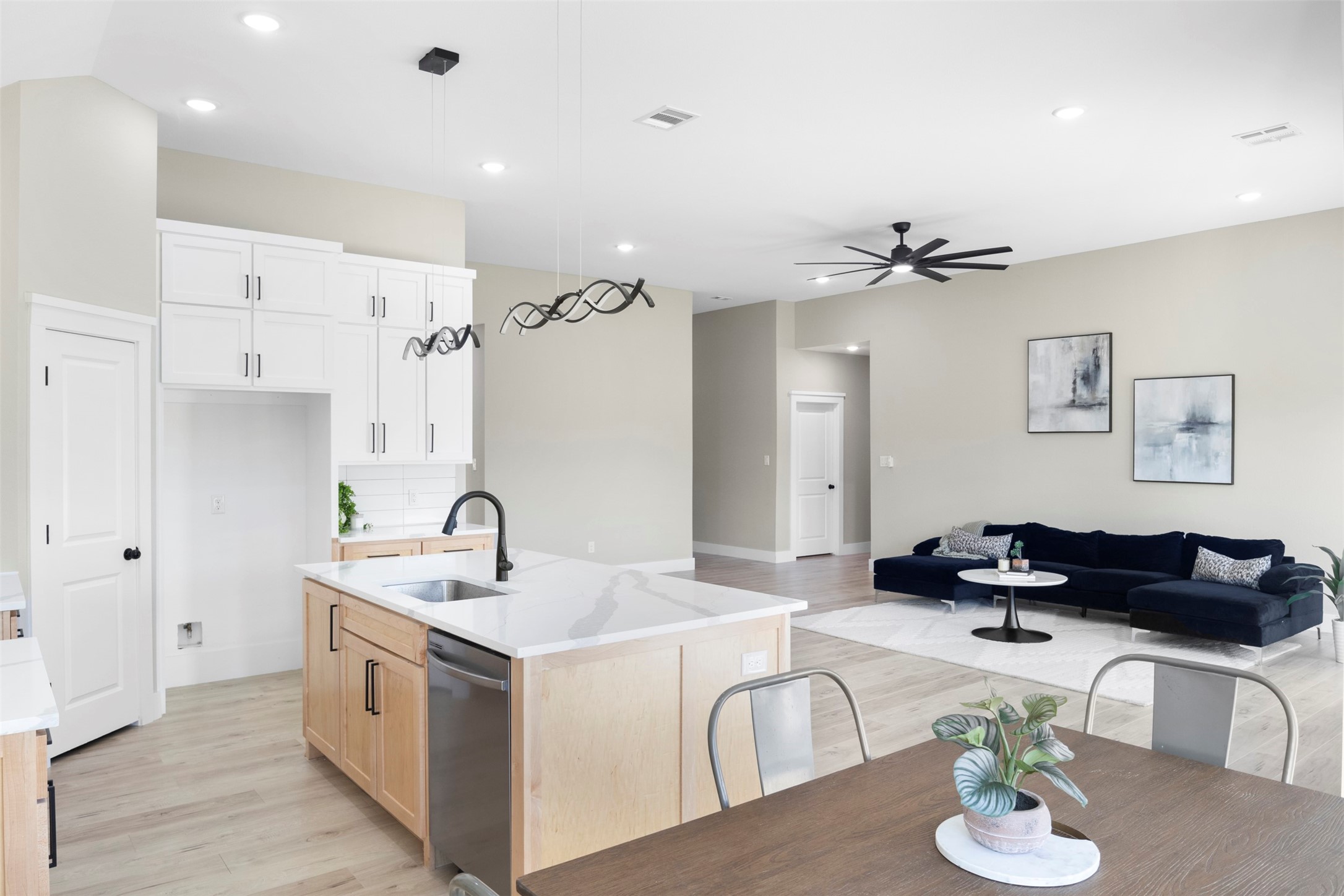 1621 S Chisholm Trail