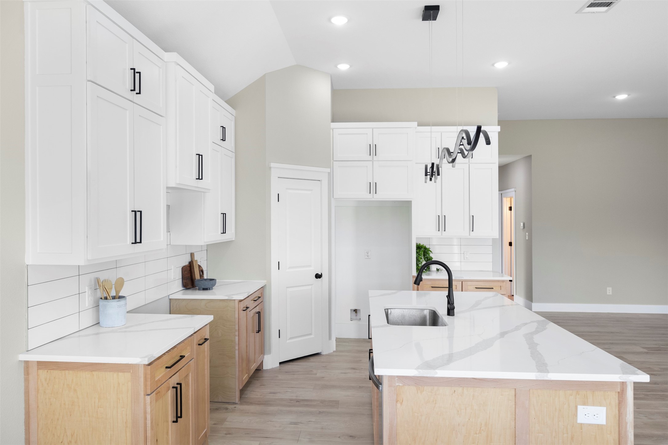 1621 S Chisholm Trail
