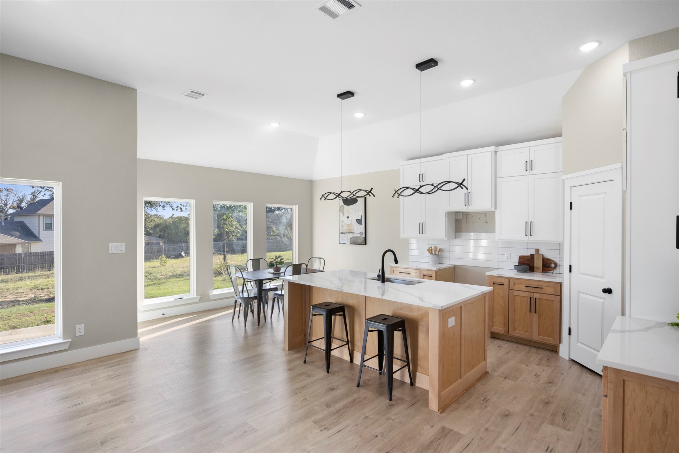 1621 S Chisholm Trail