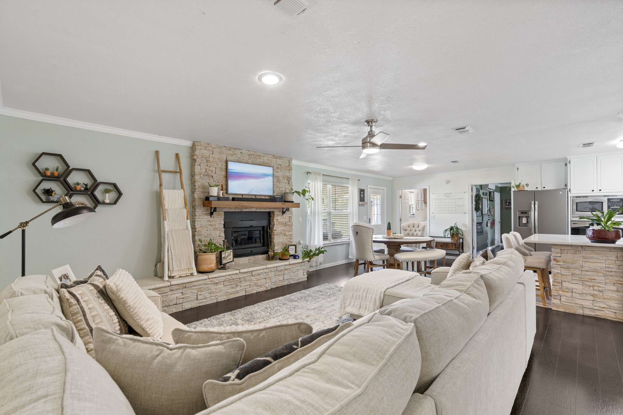211 Cayuga Trail