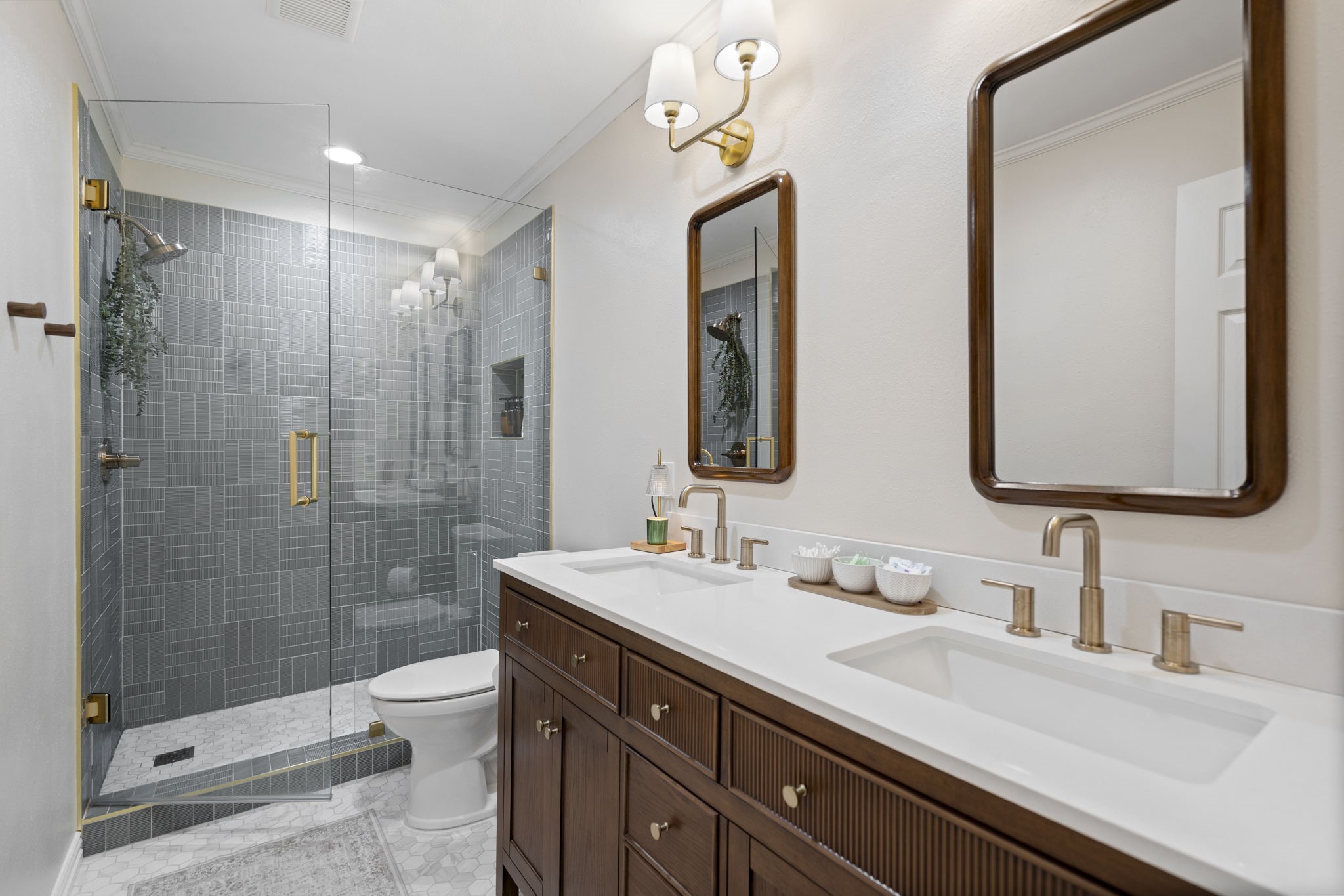 211 Cayuga Trail