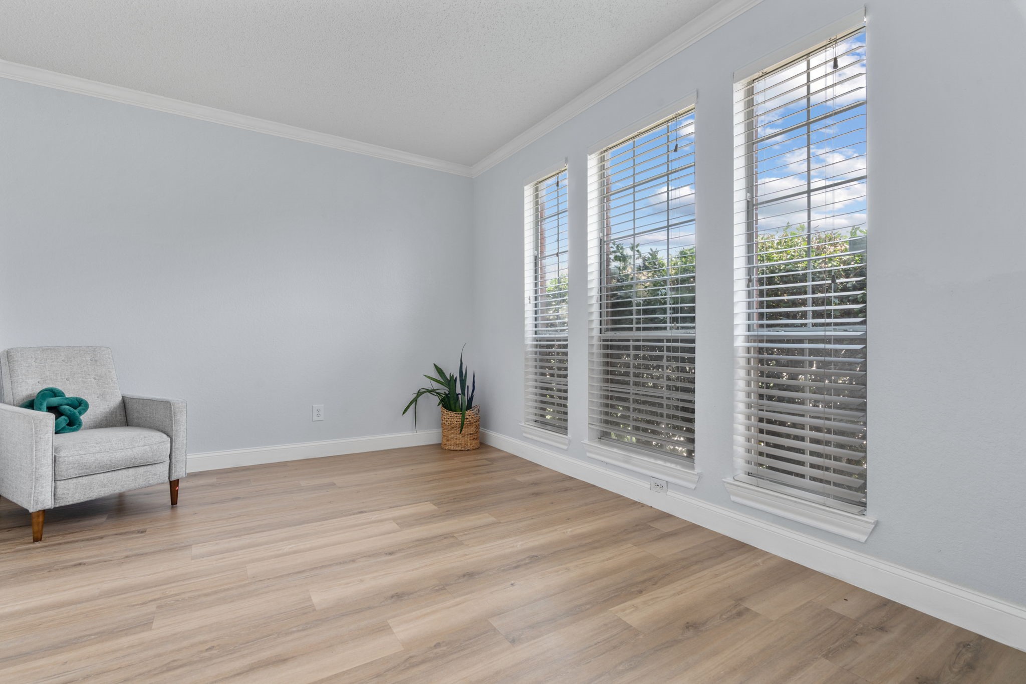 8347 Mountainview Drive