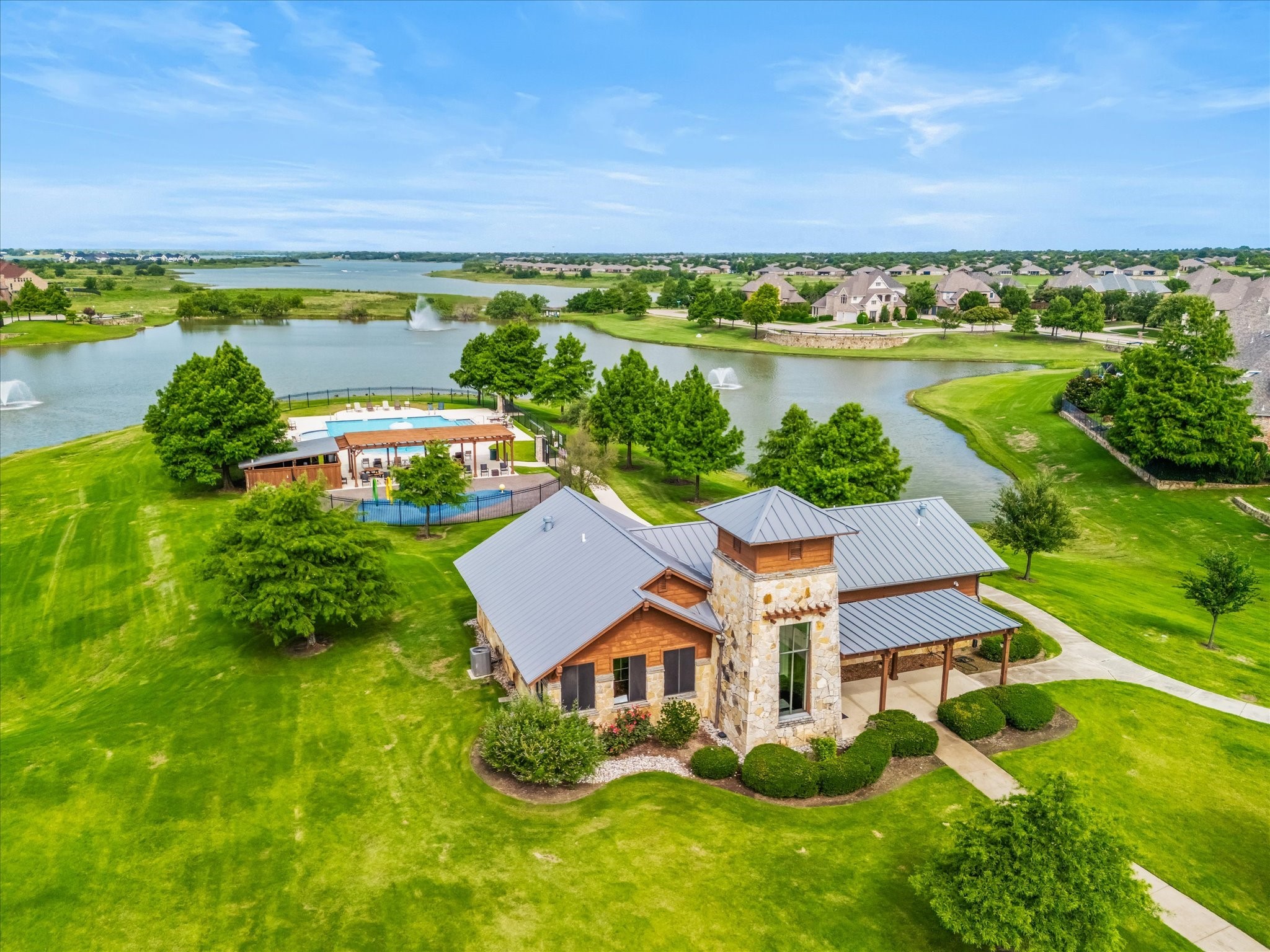 1221 Clearwater Drive