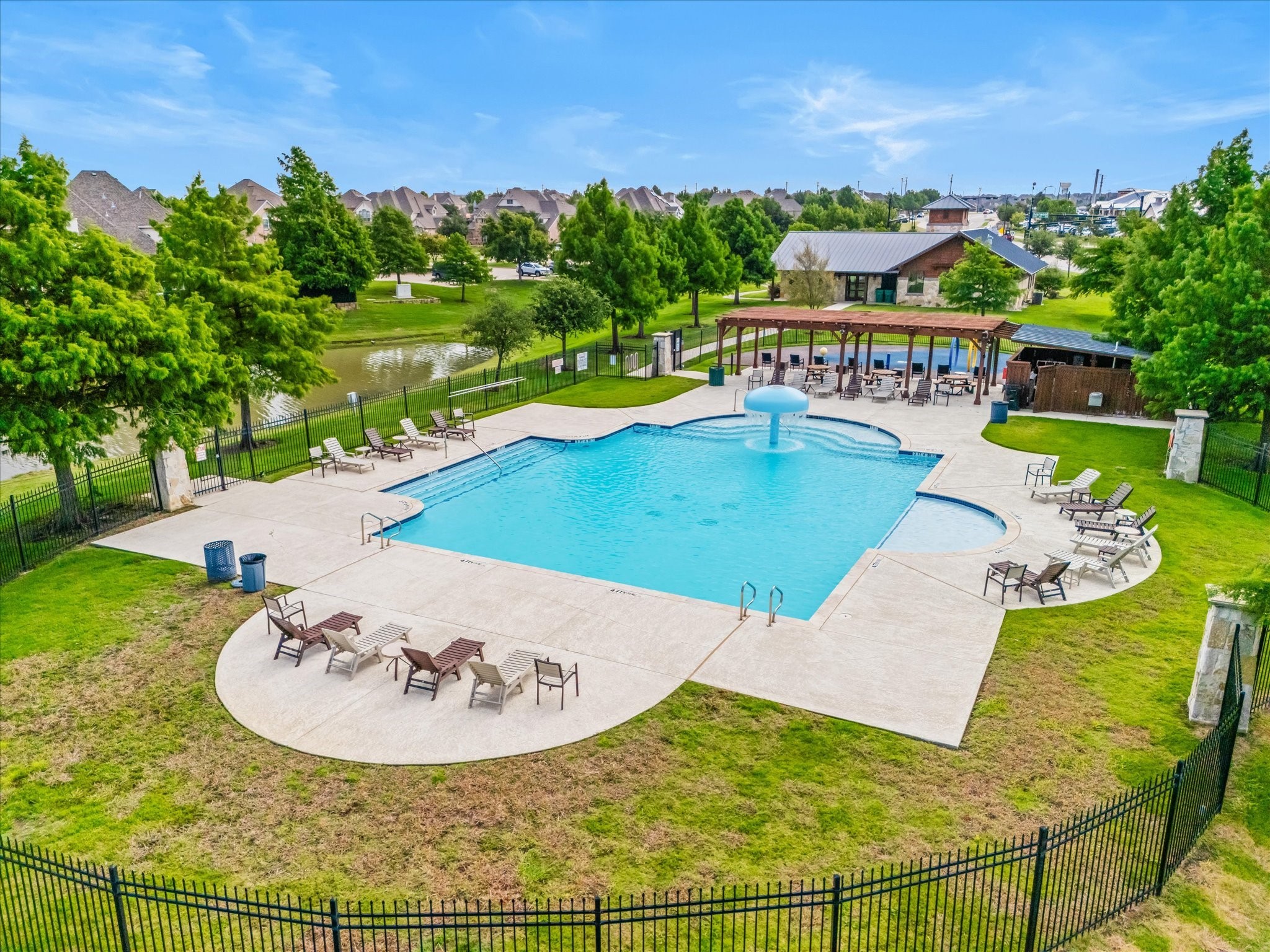 1221 Clearwater Drive