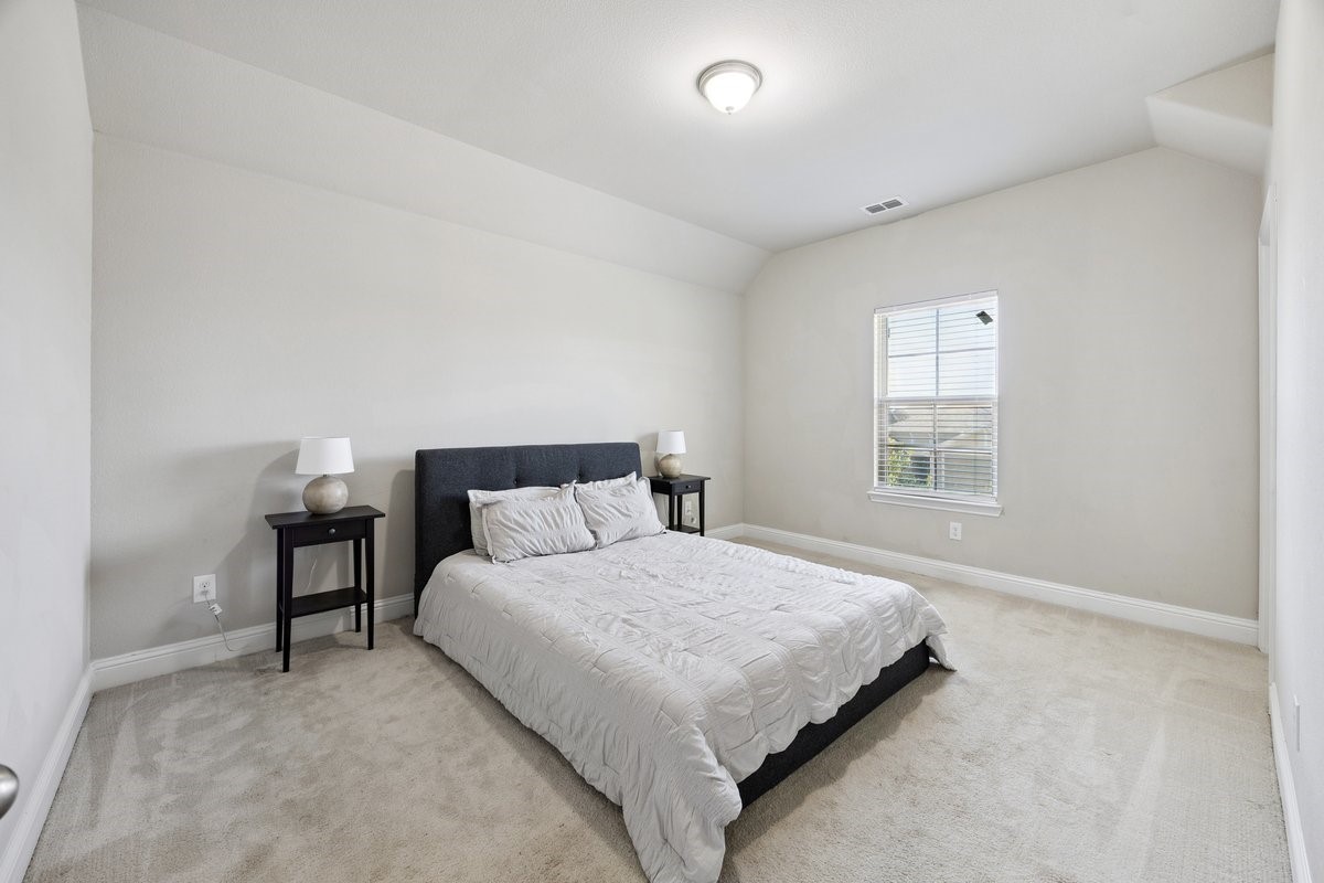 1709 Meadow Trail Lane
