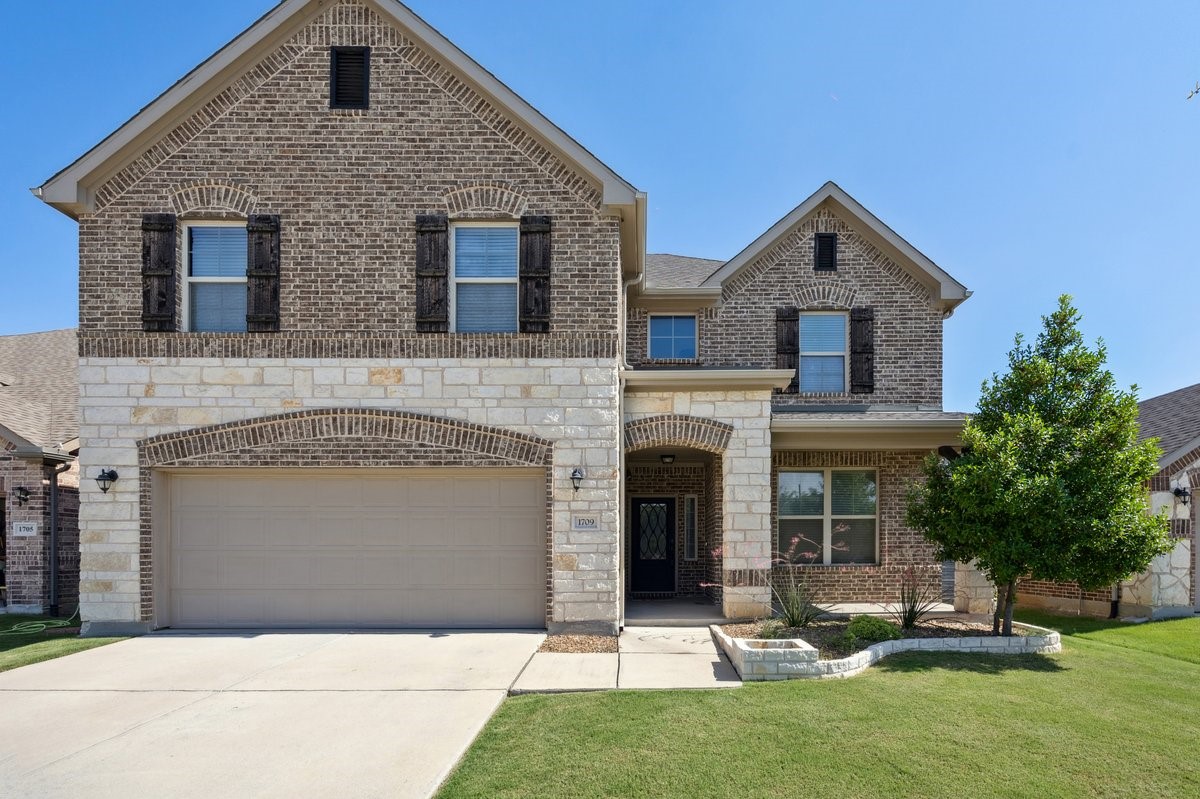 1709 Meadow Trail Lane