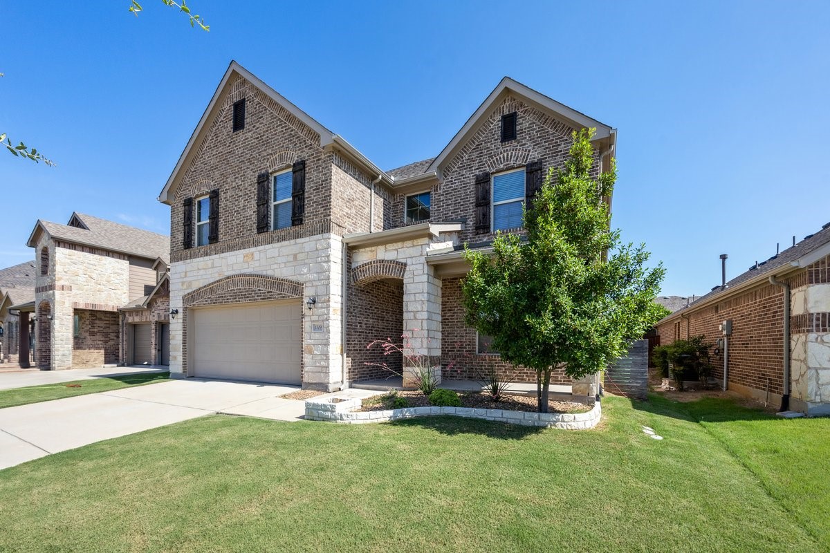 1709 Meadow Trail Lane