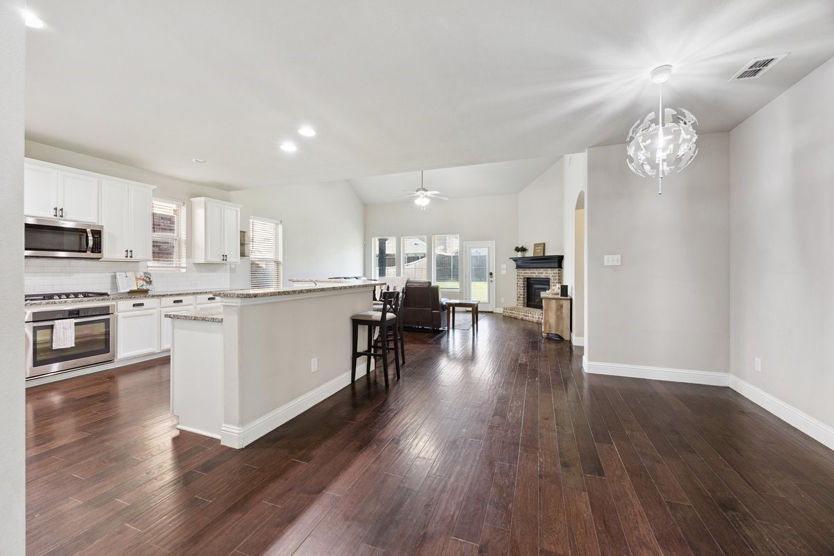 1709 Meadow Trail Lane