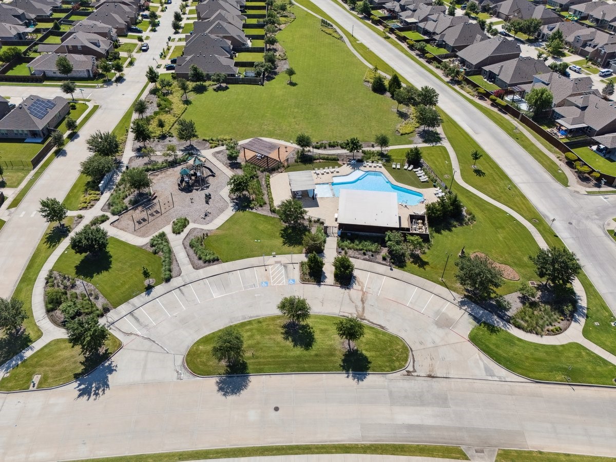 1709 Meadow Trail Lane