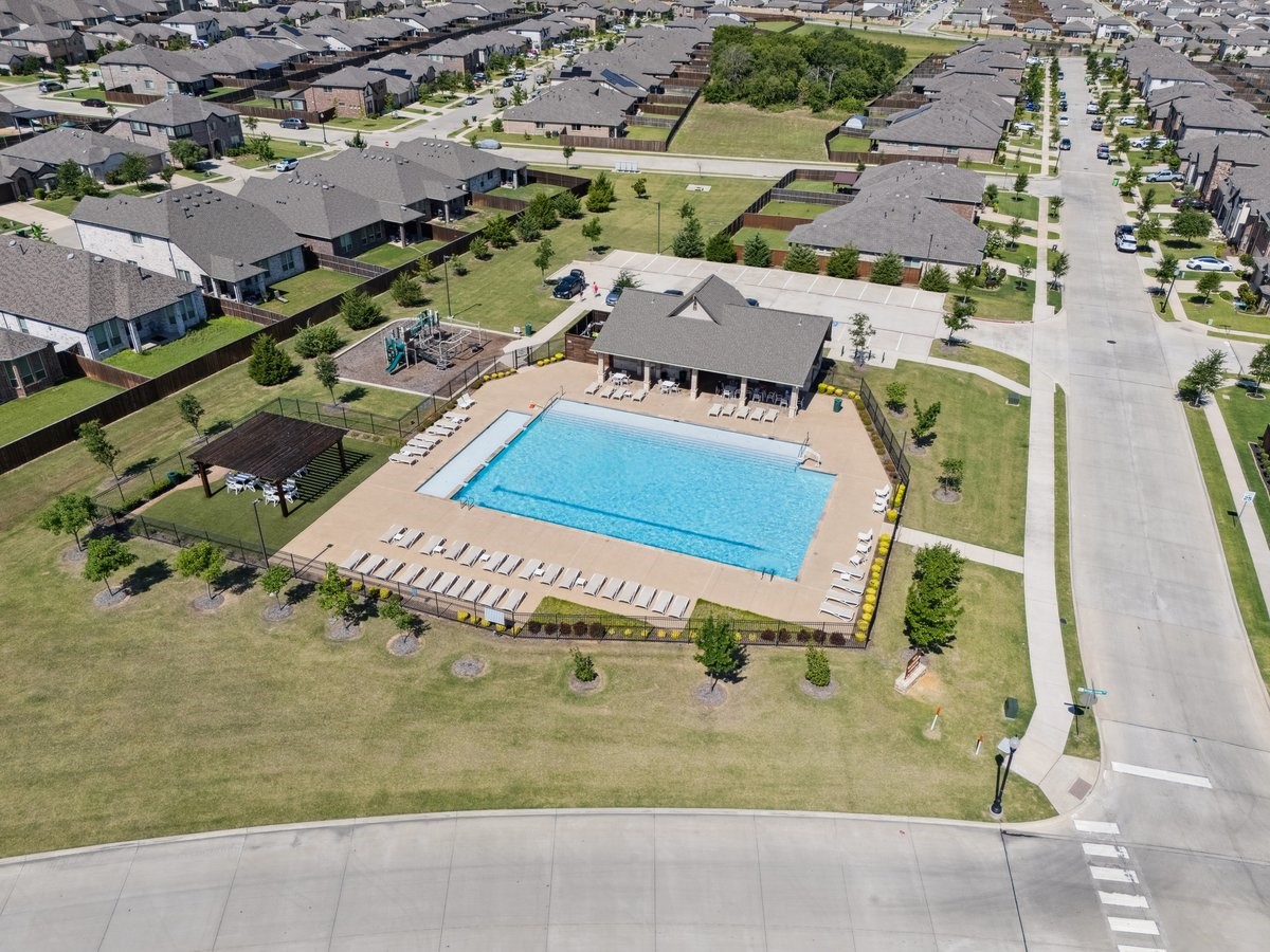 1709 Meadow Trail Lane
