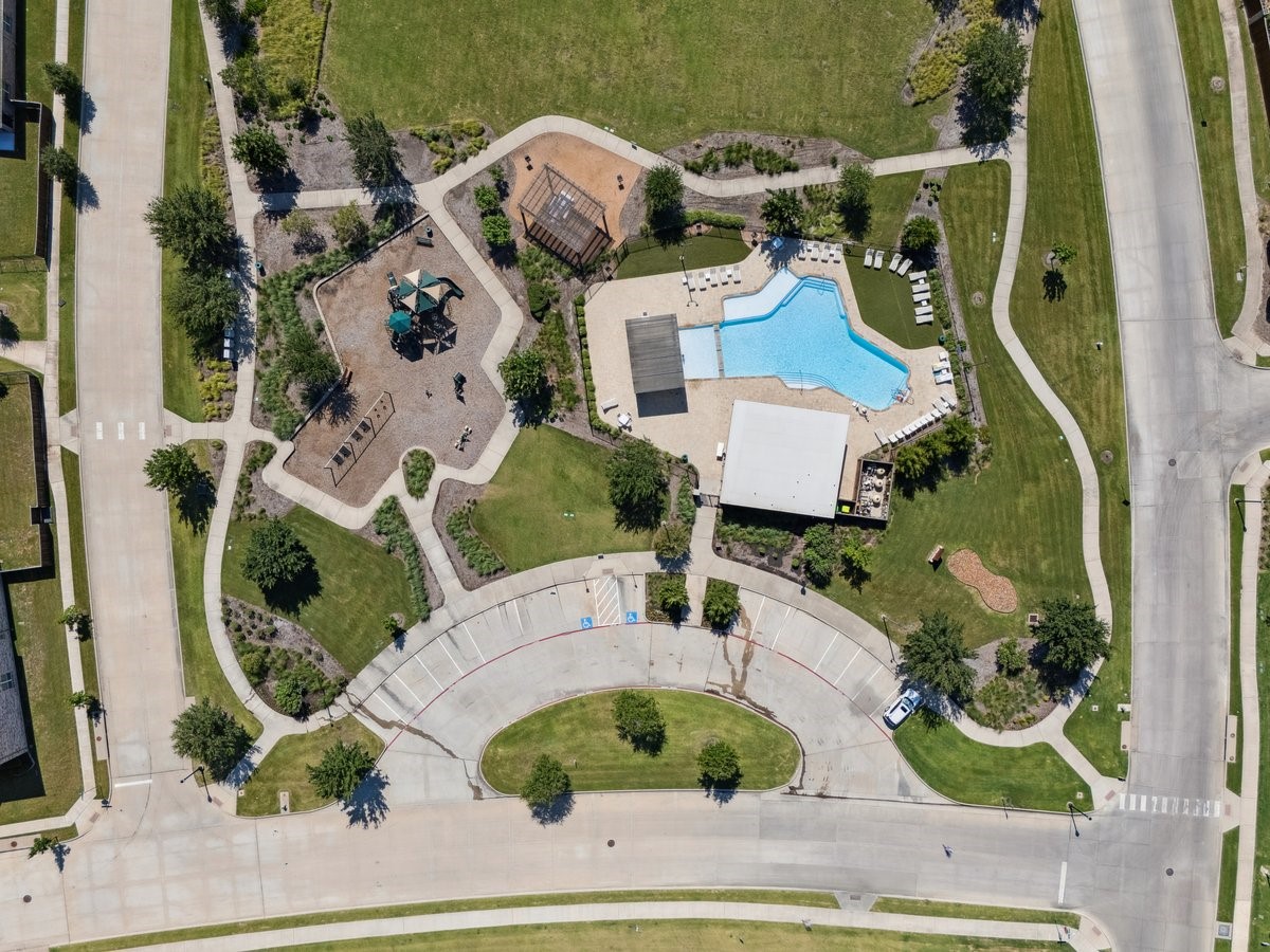 1709 Meadow Trail Lane