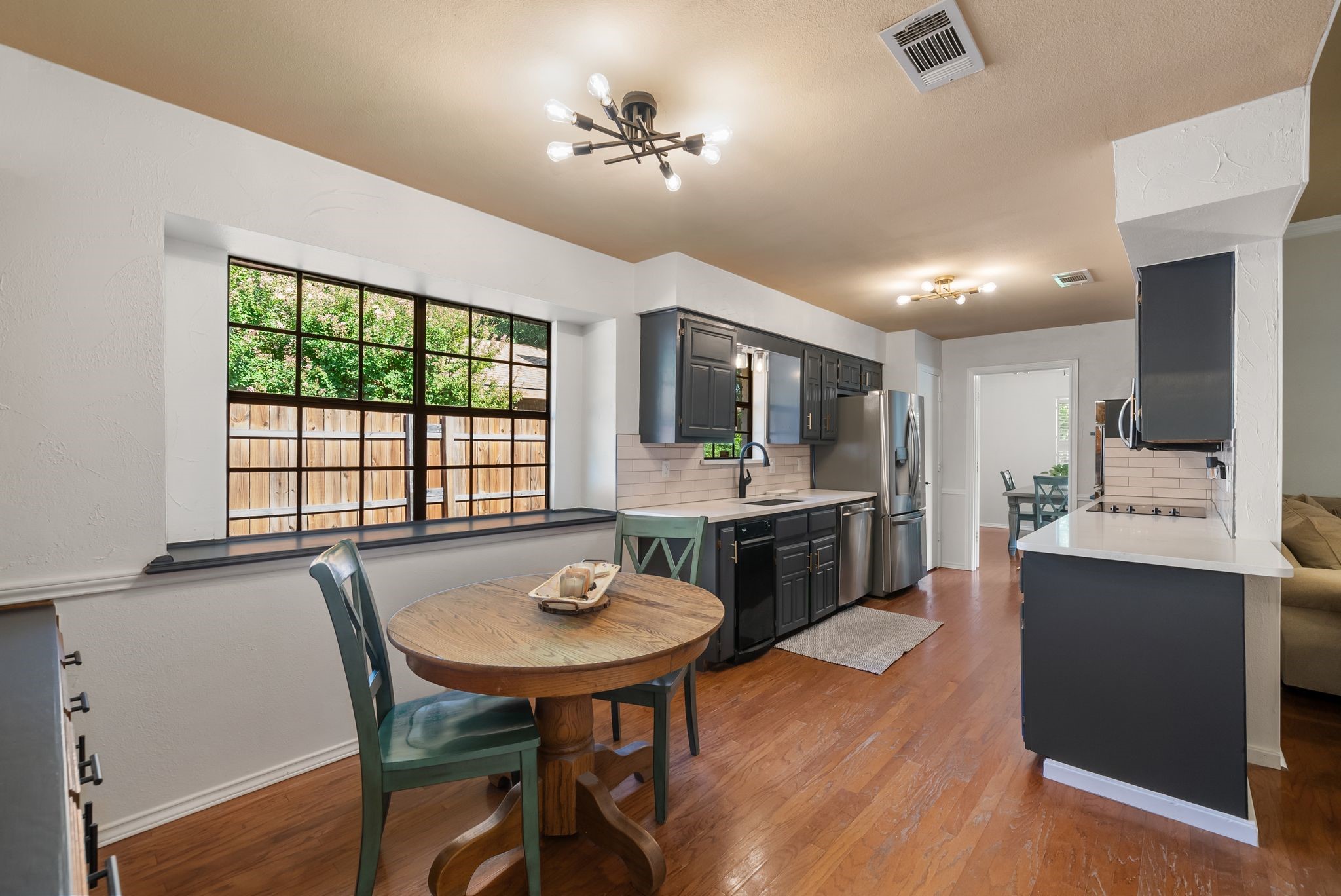 1114 Rainbow Drive