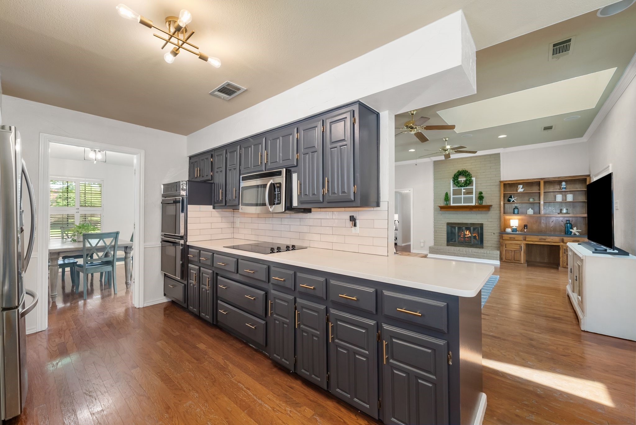 1114 Rainbow Drive