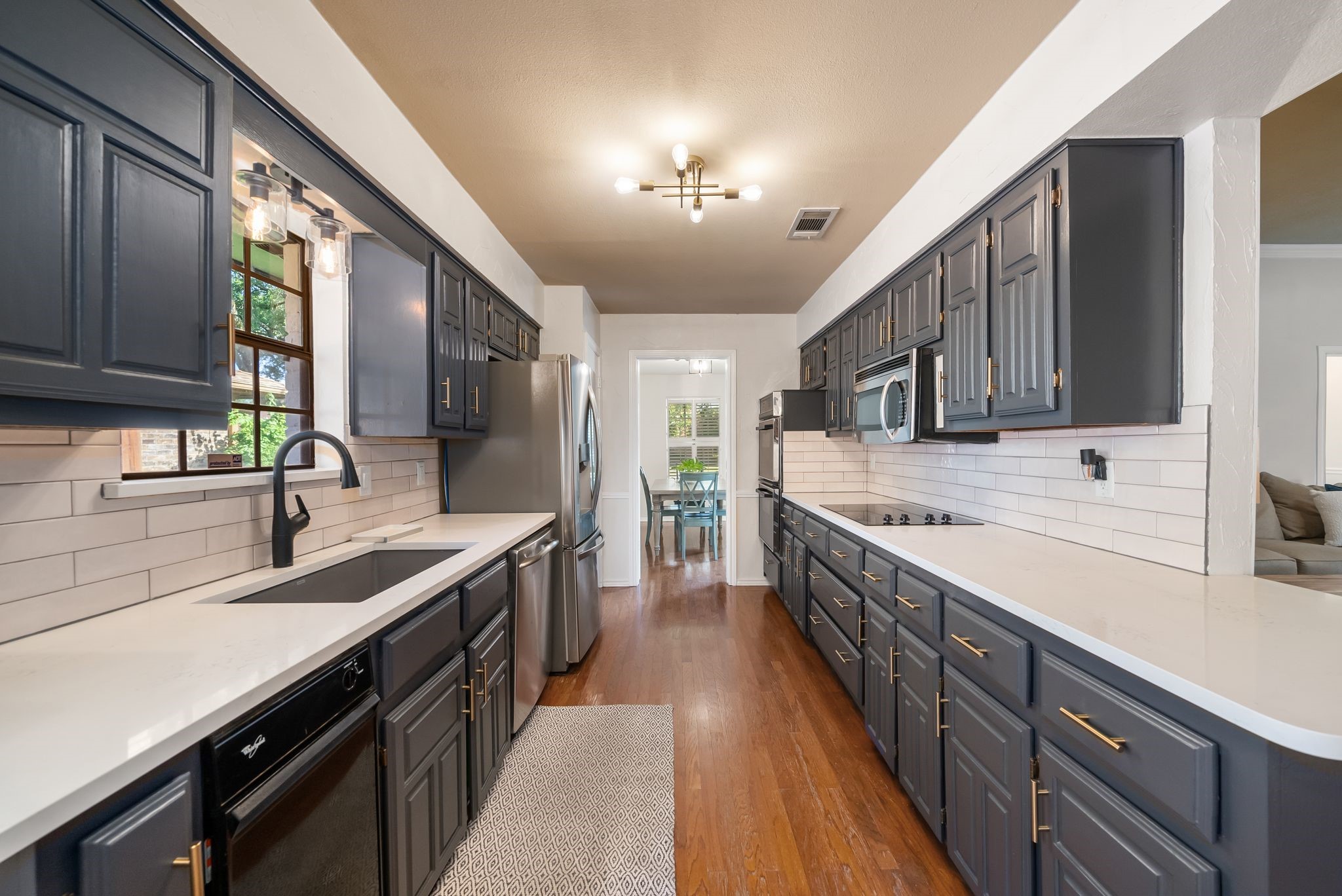 1114 Rainbow Drive