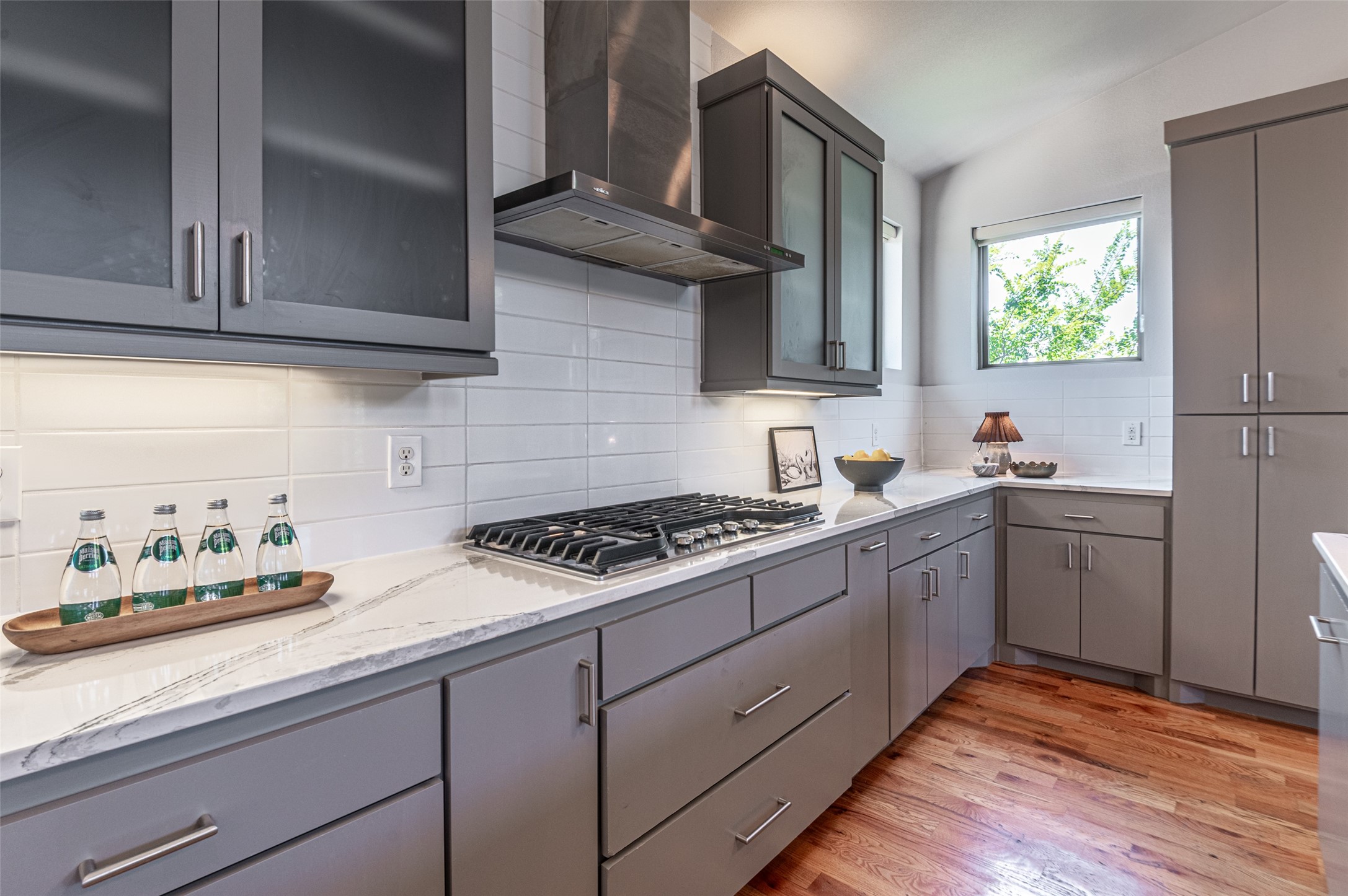 2421 N Garrett Avenue 3