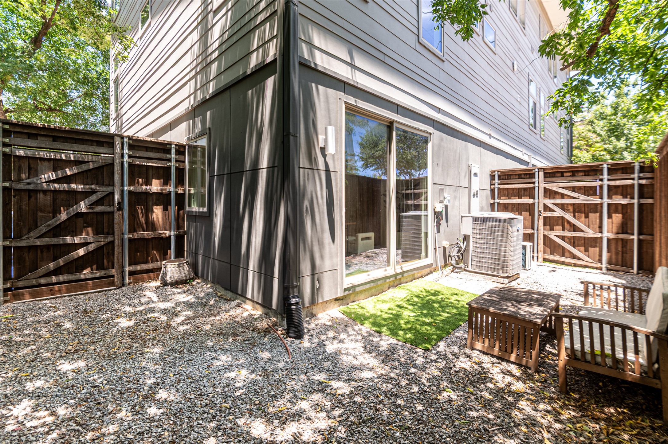 2421 N Garrett Avenue 3