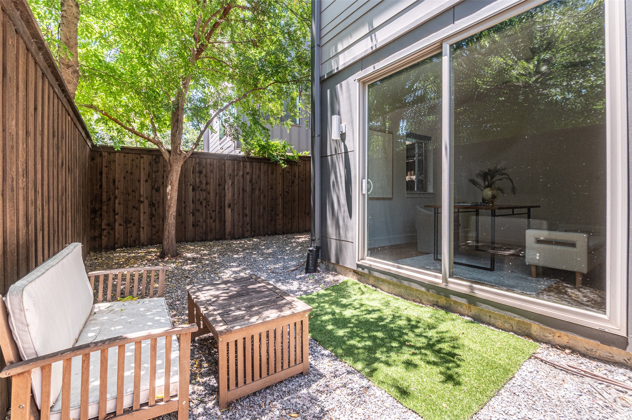 2421 N Garrett Avenue 3