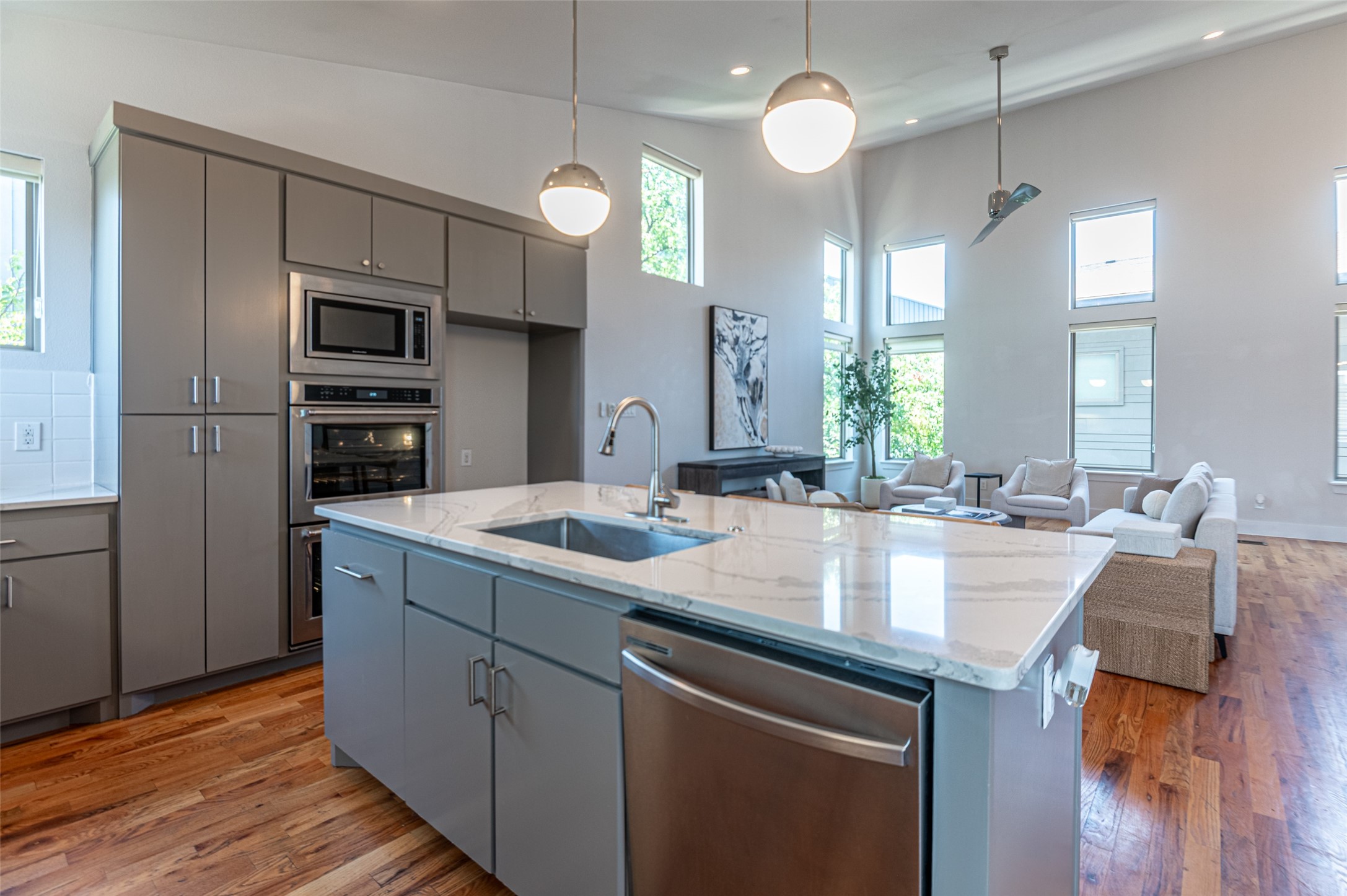 2421 N Garrett Avenue 3