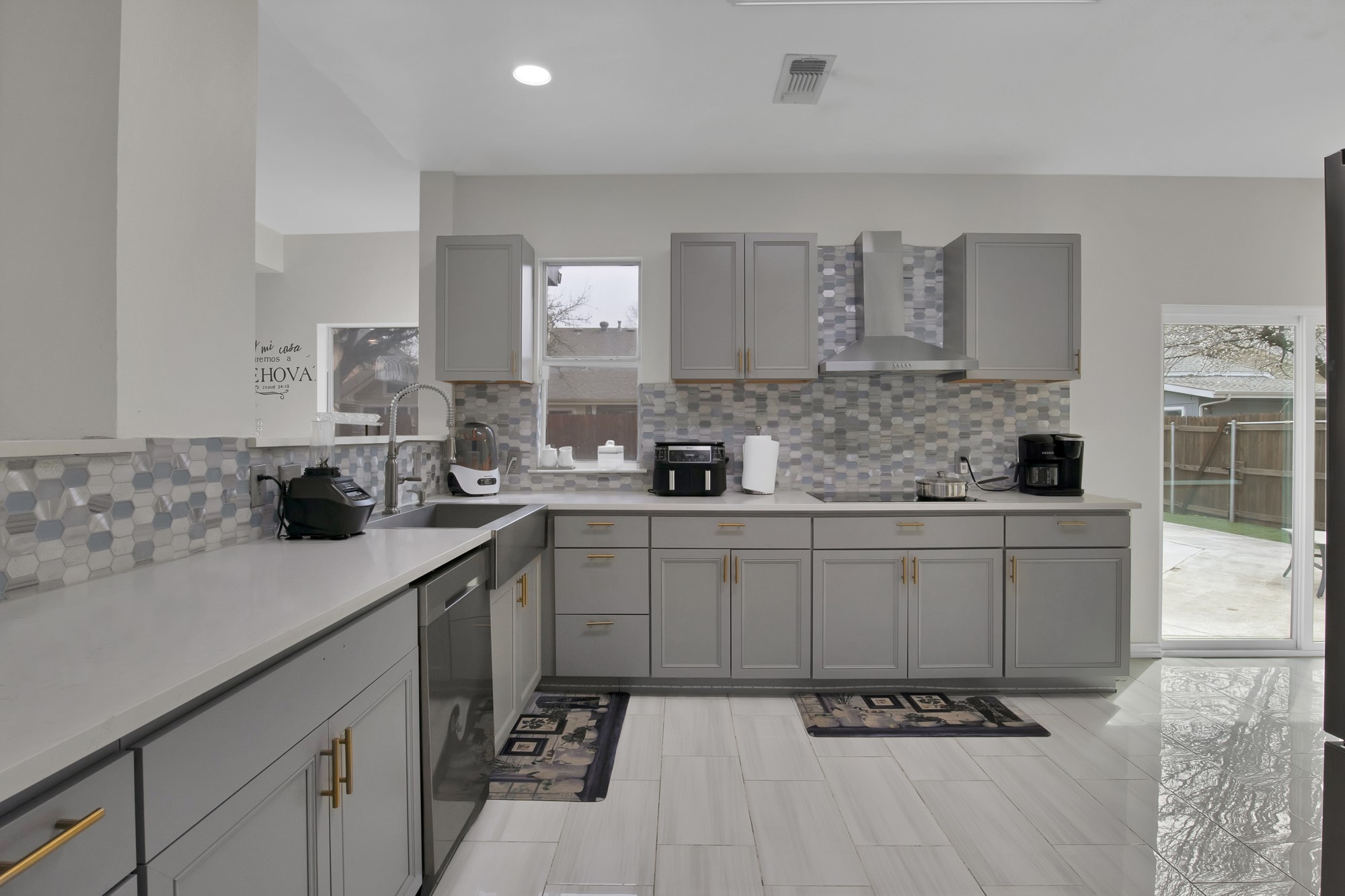 5809 gloucester Court