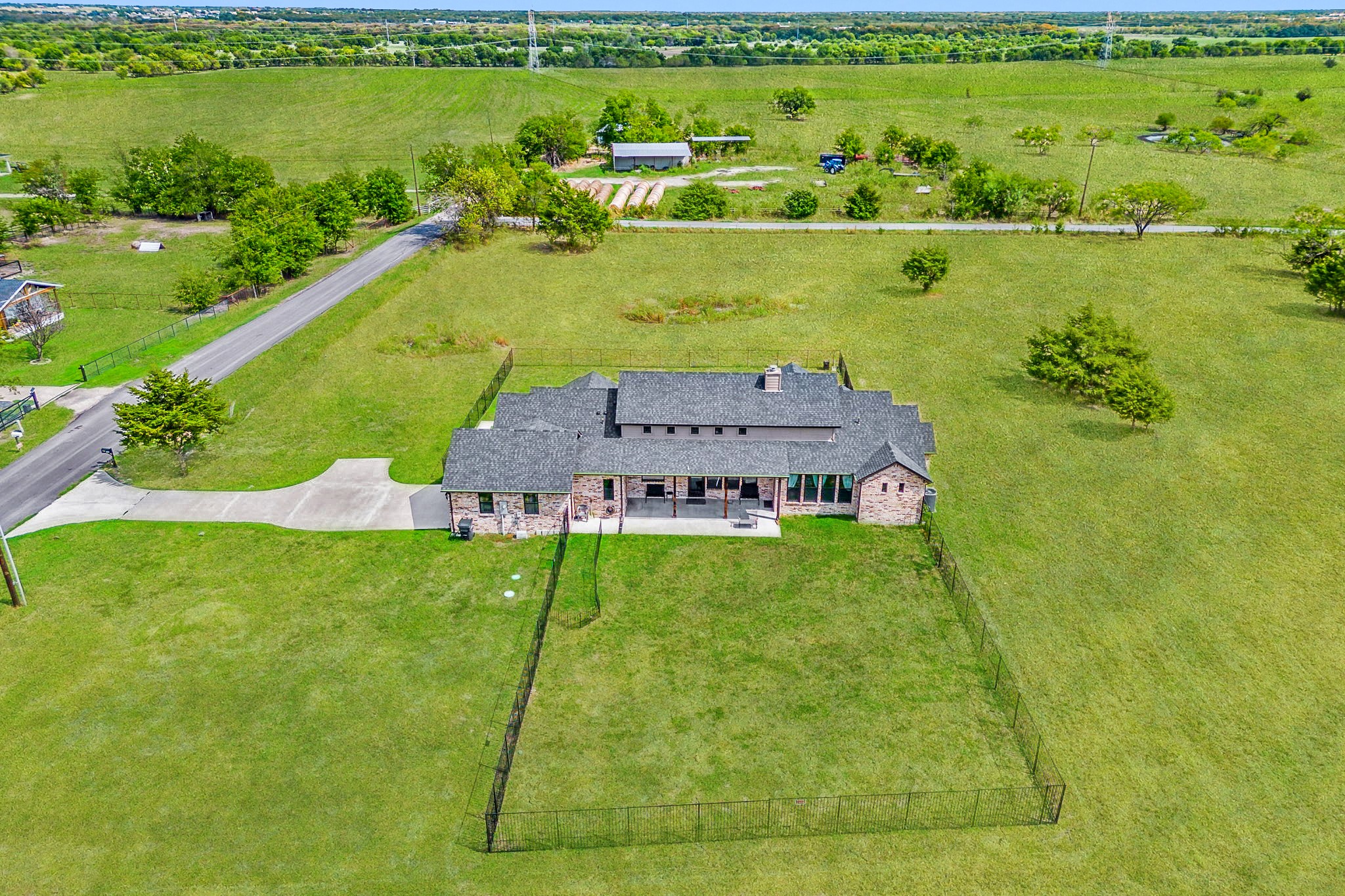 737 Sabine Creek Road