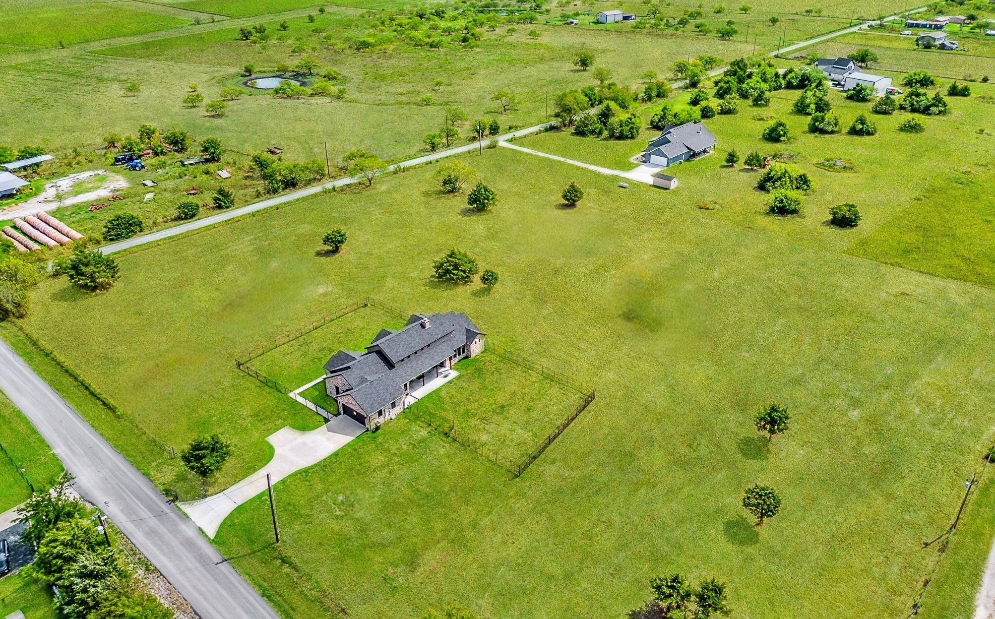 737 Sabine Creek Road