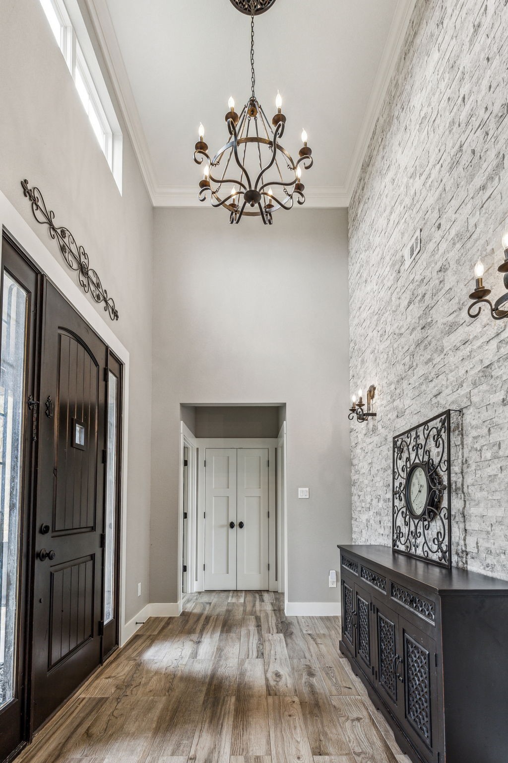 737 Sabine Creek Road