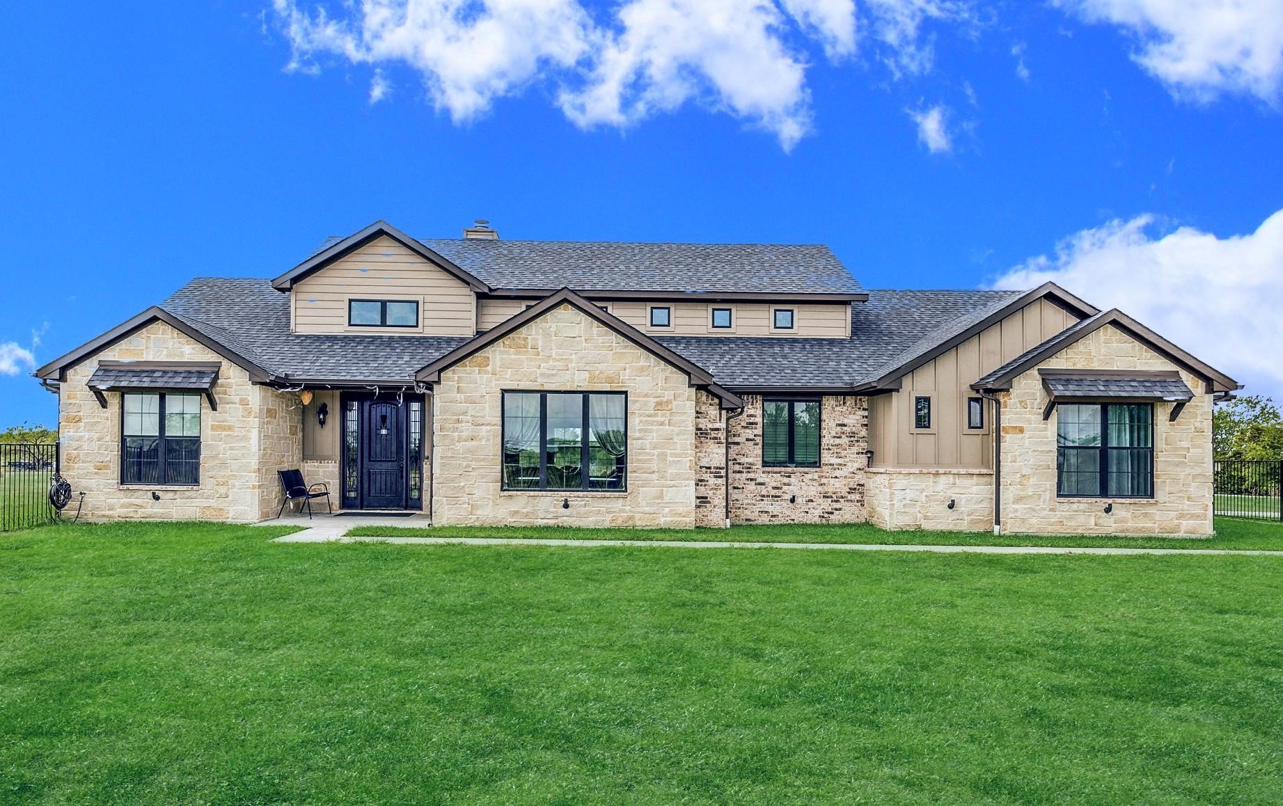 737 Sabine Creek Road