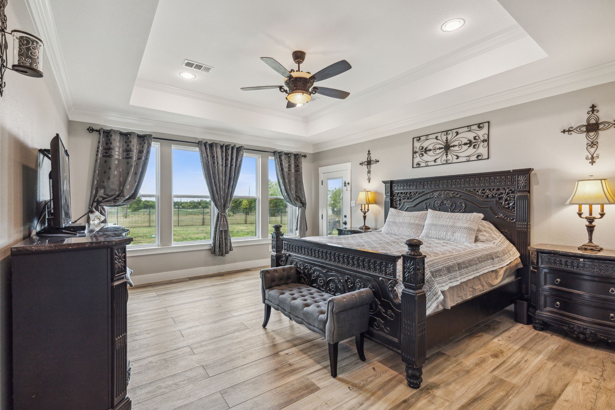 737 Sabine Creek Road