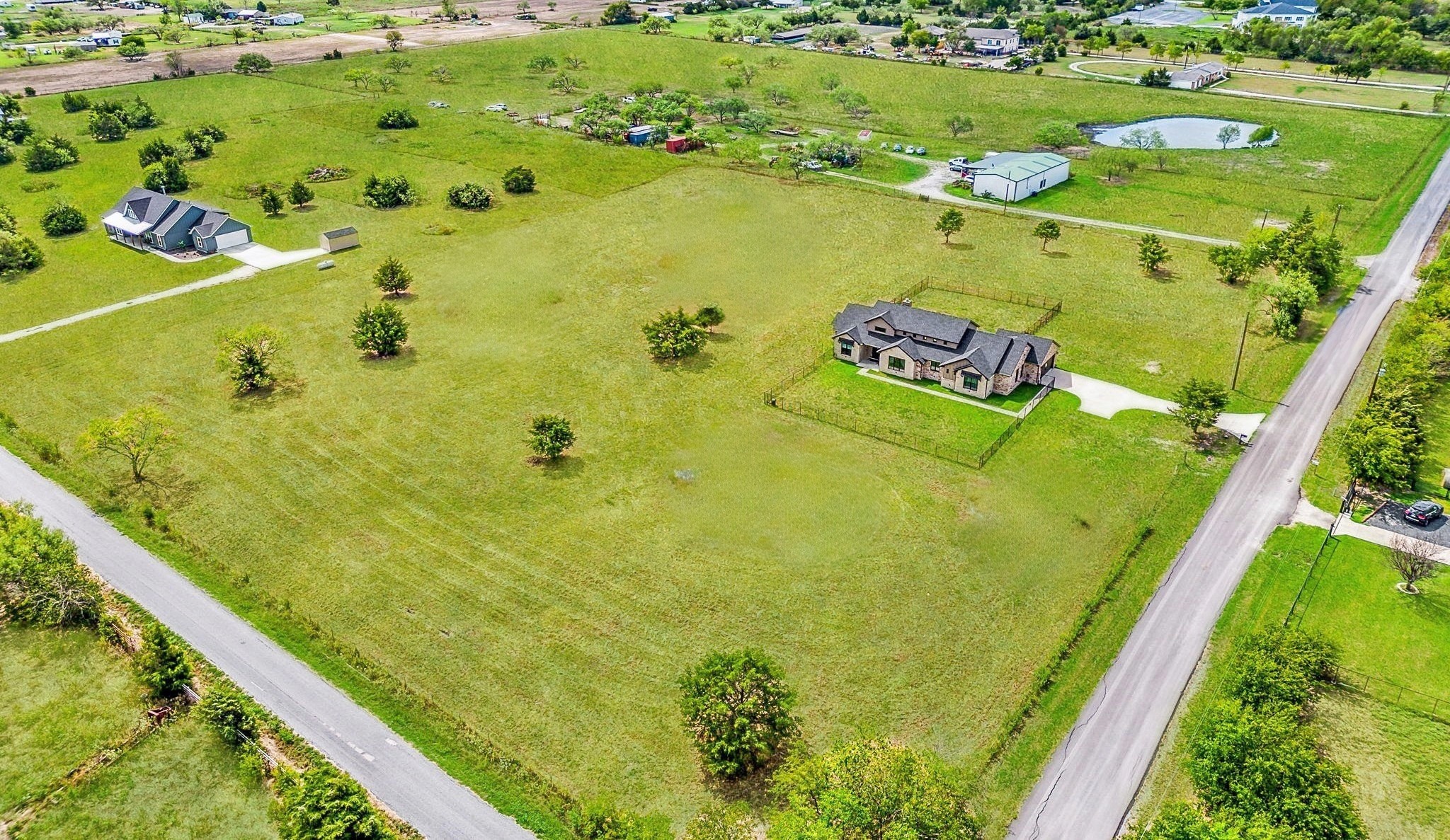 737 Sabine Creek Road