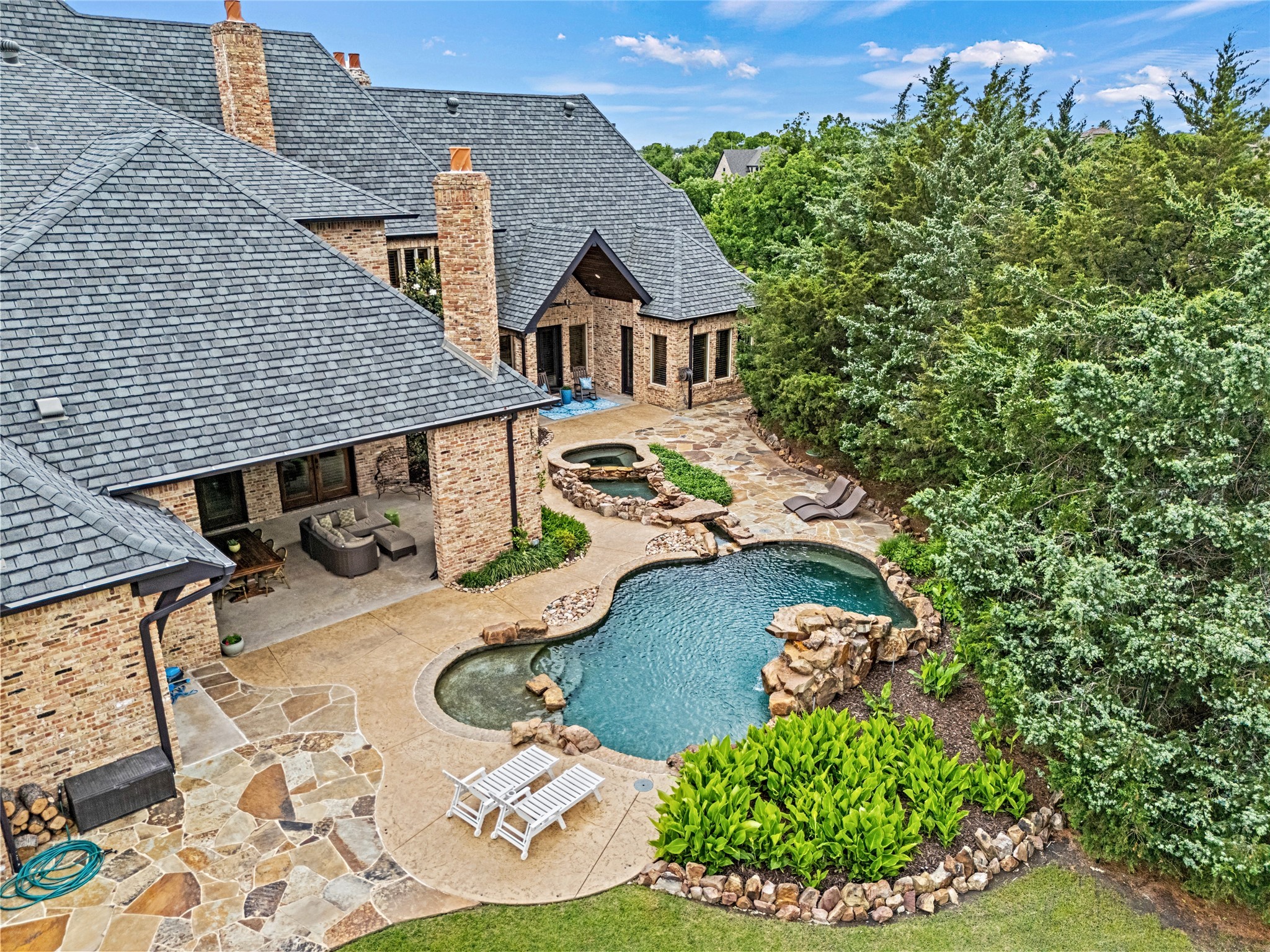 1237 Wales Drive