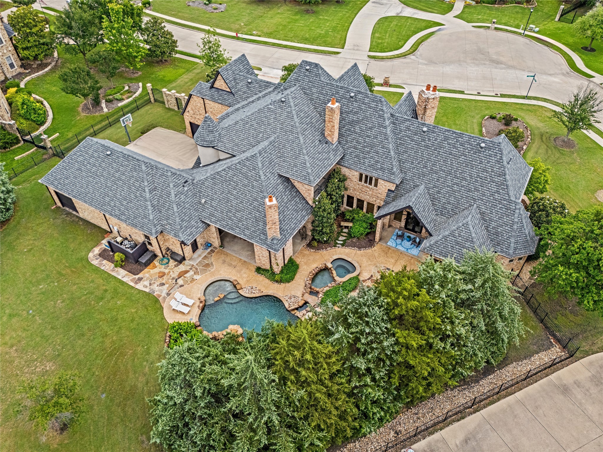 1237 Wales Drive