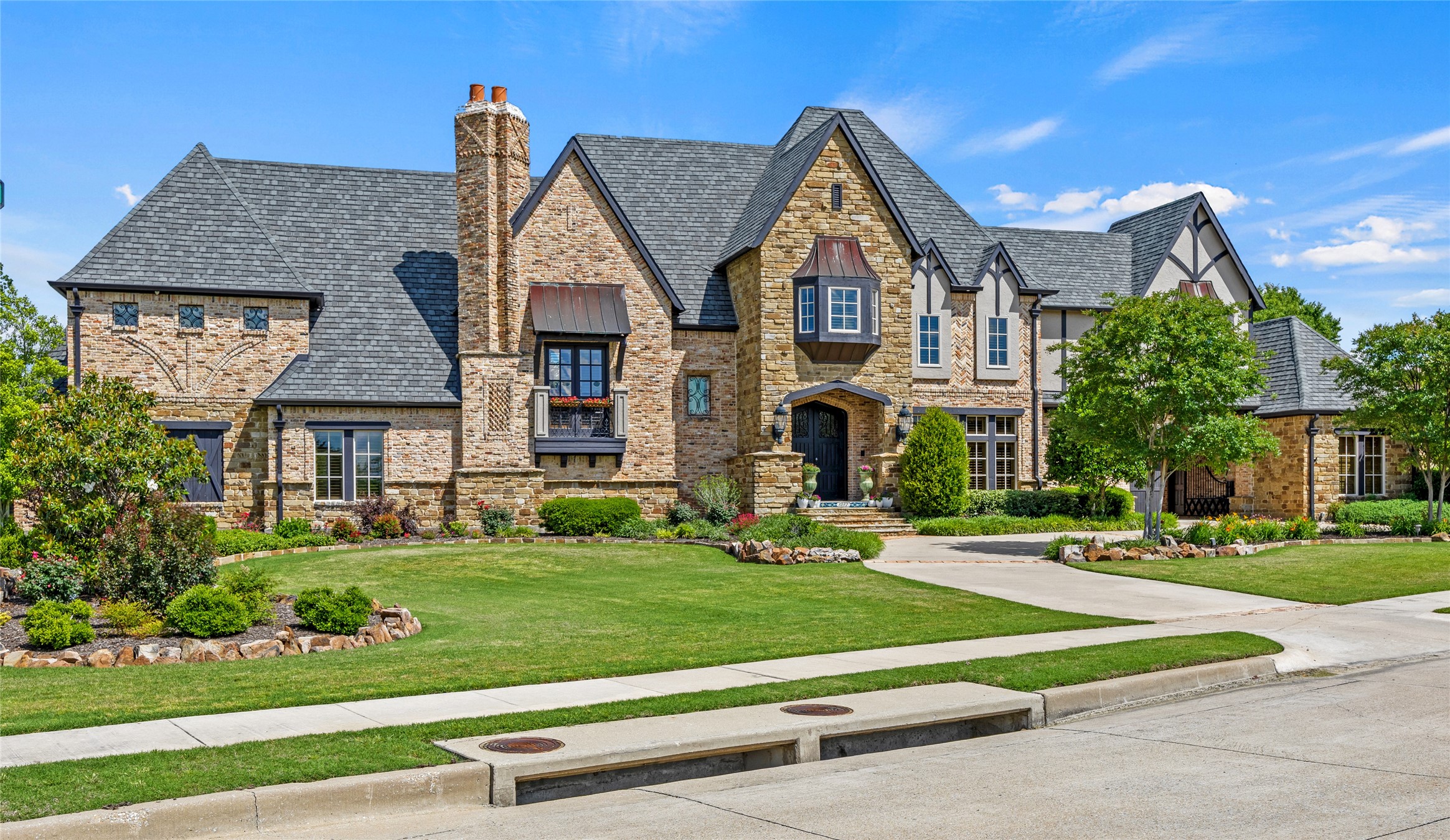1237 Wales Drive