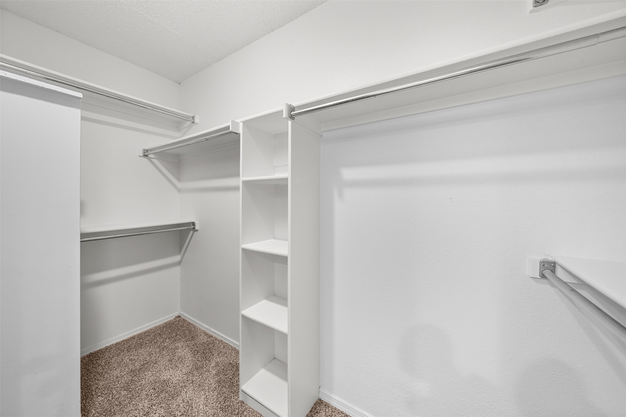 515 N Winding Oaks Drive