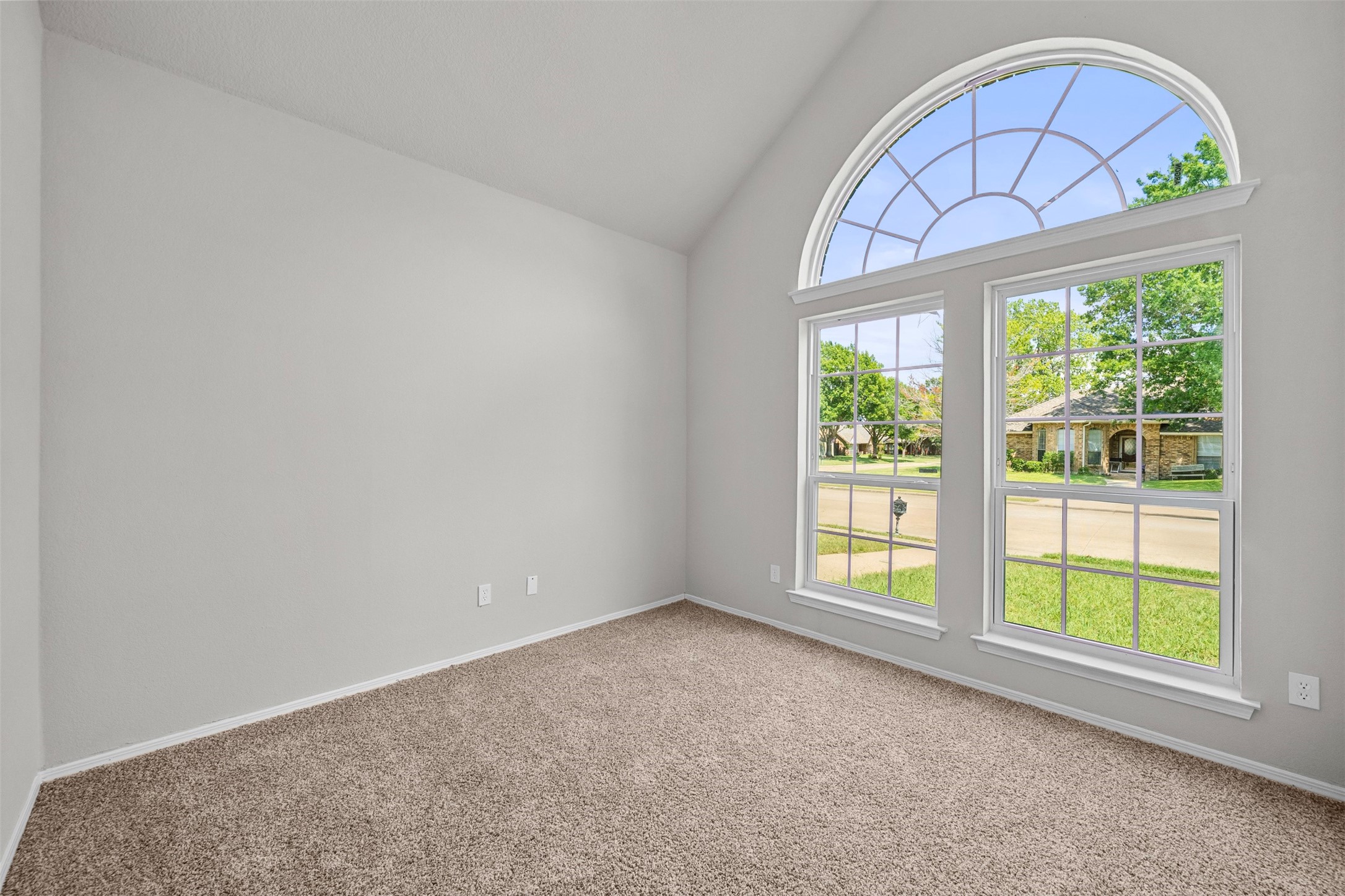 515 N Winding Oaks Drive