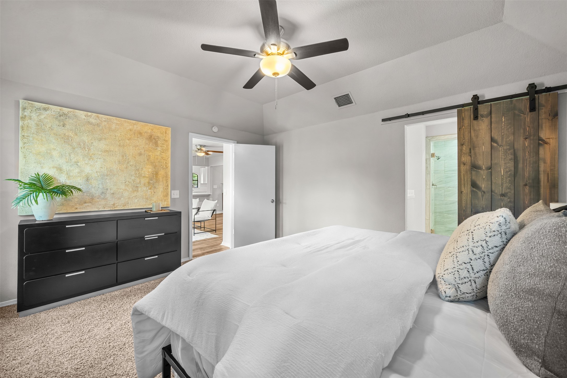 515 N Winding Oaks Drive