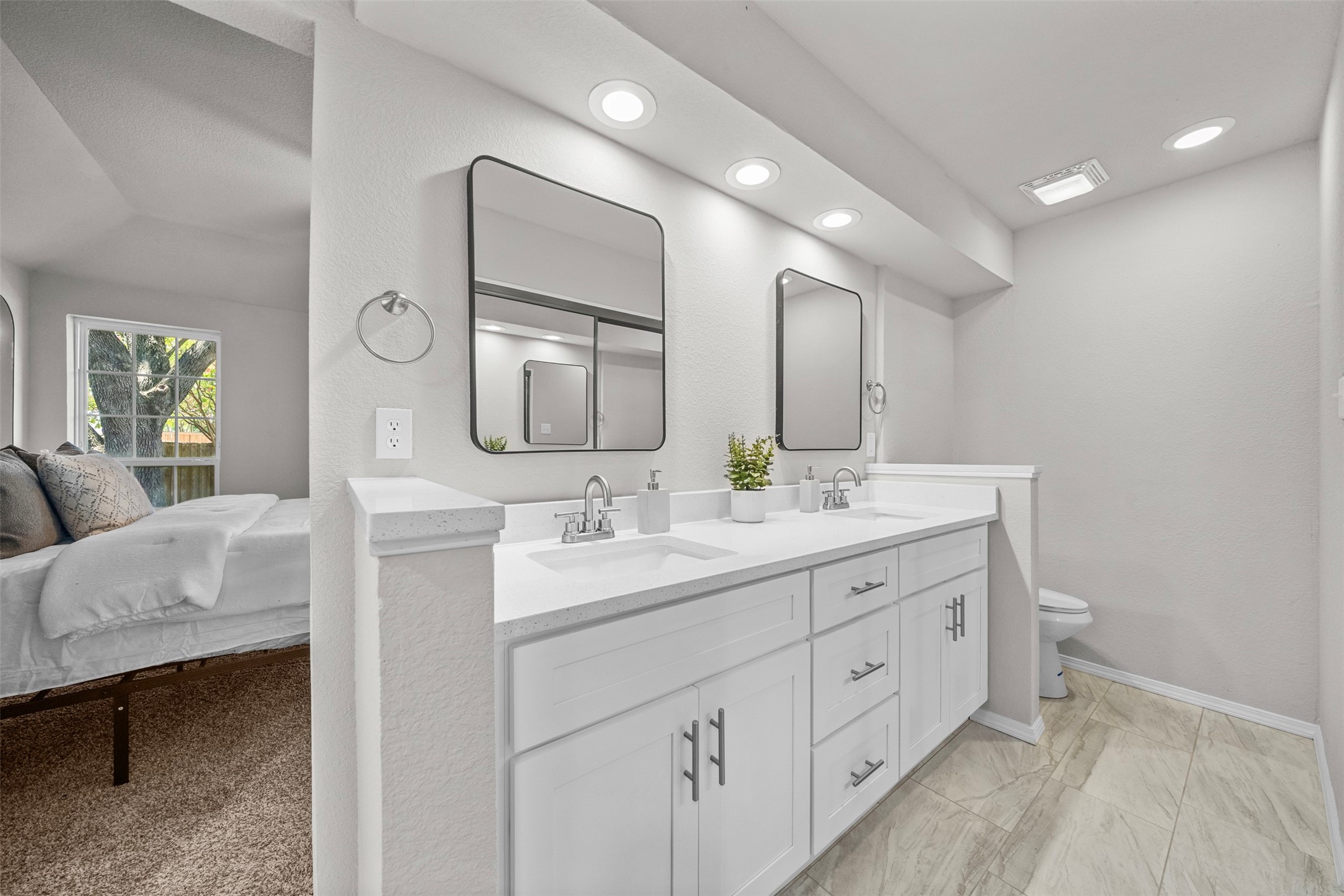 515 N Winding Oaks Drive