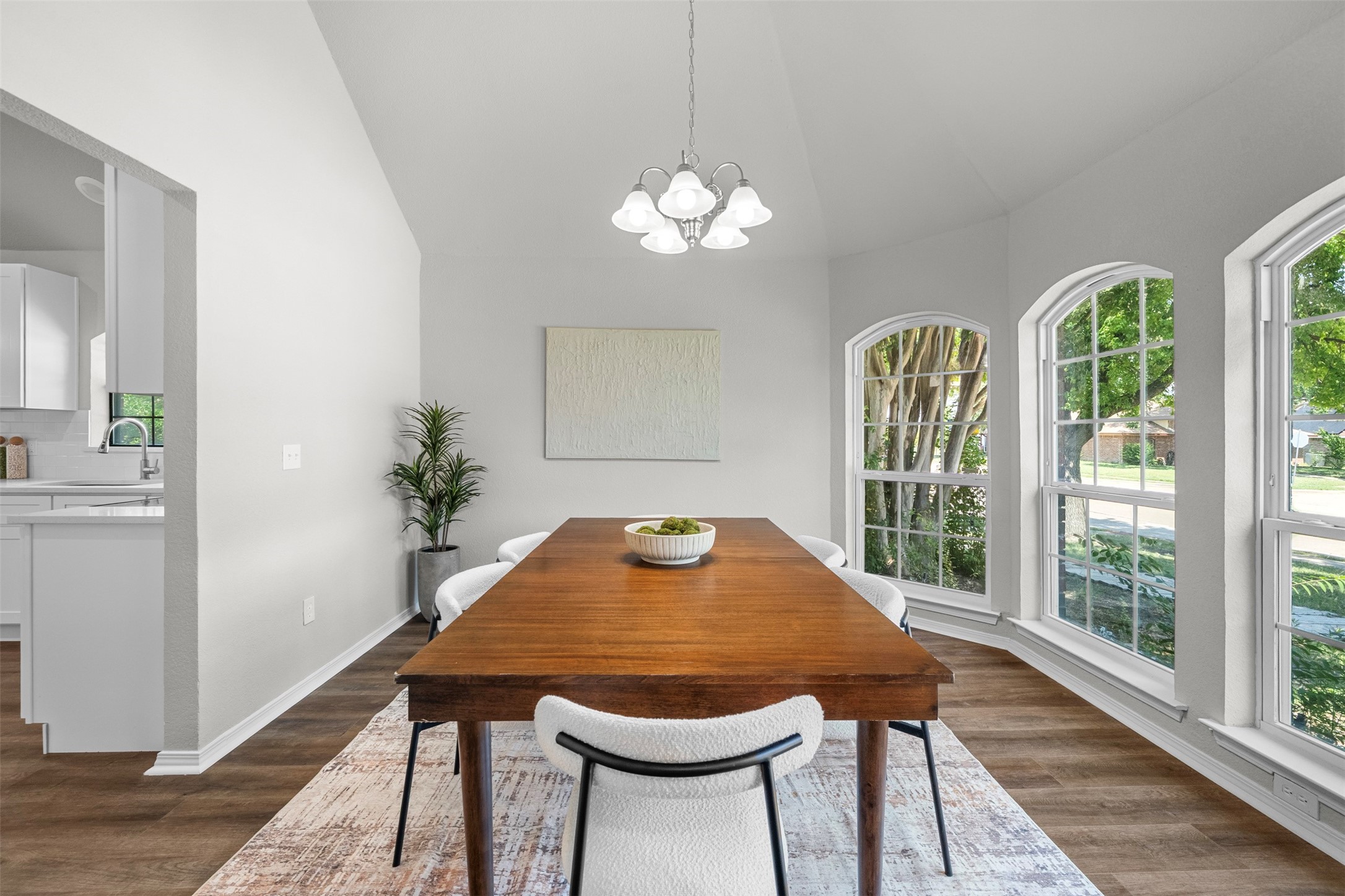 515 N Winding Oaks Drive