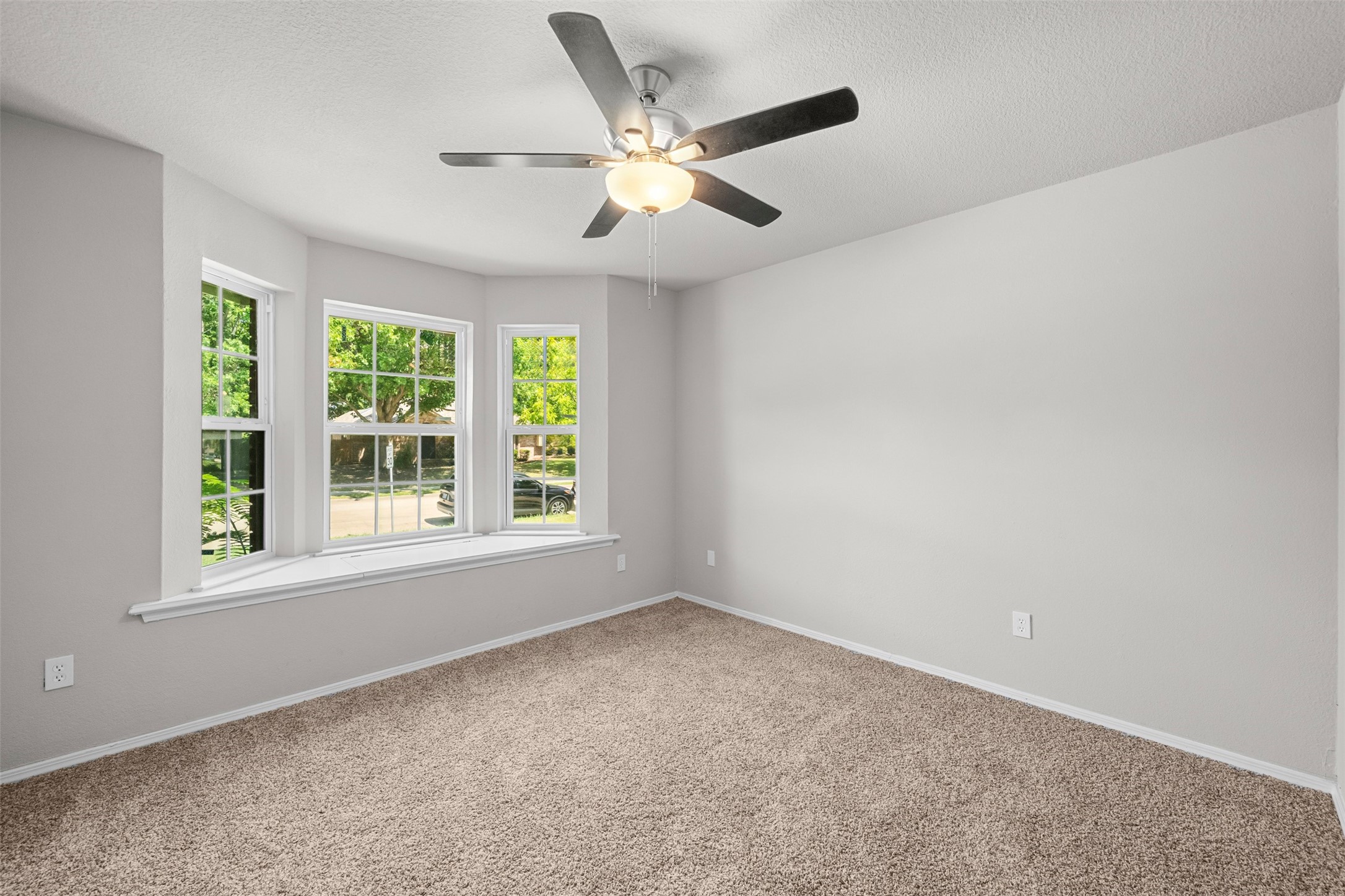 515 N Winding Oaks Drive