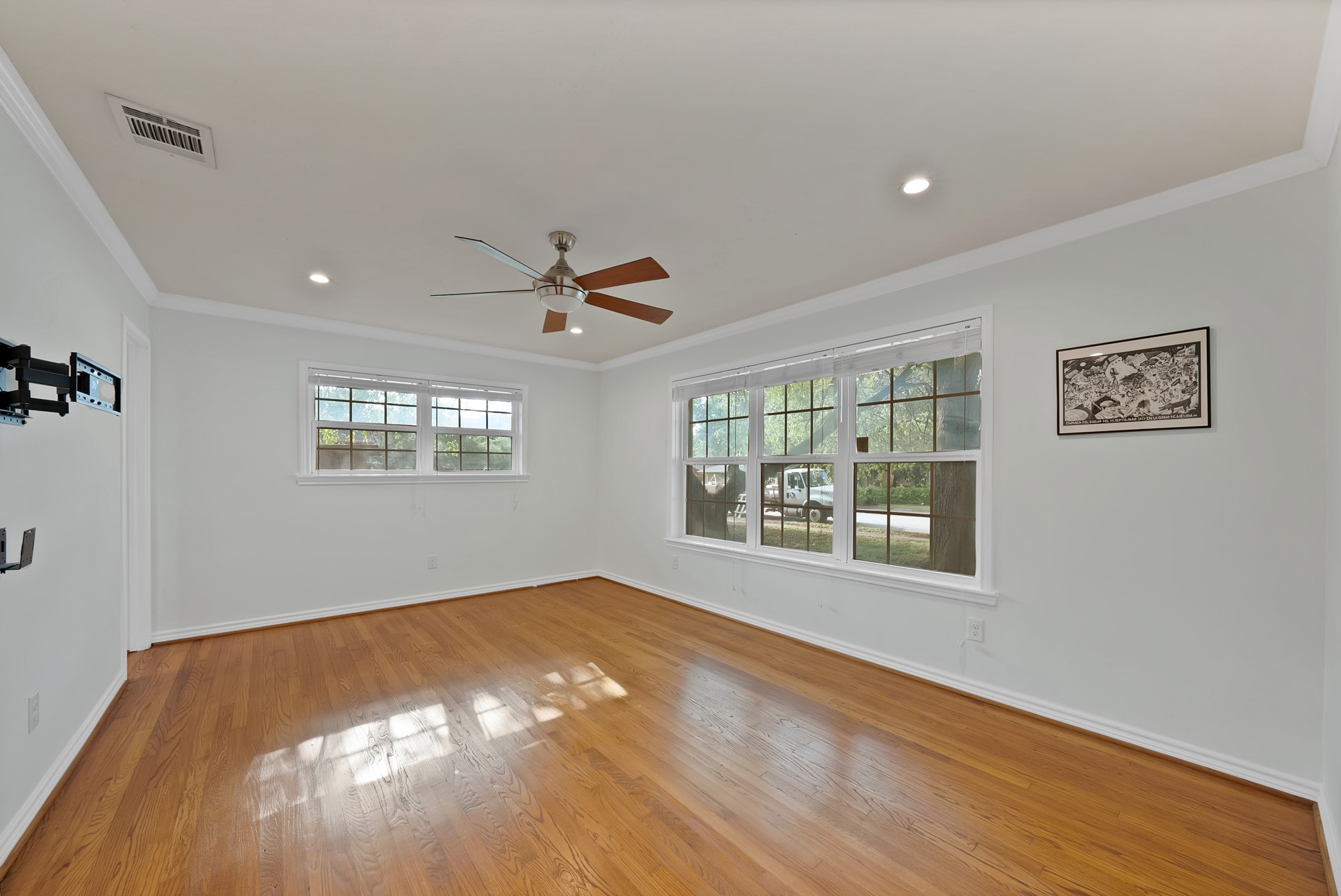 2835 W Colorado Boulevard