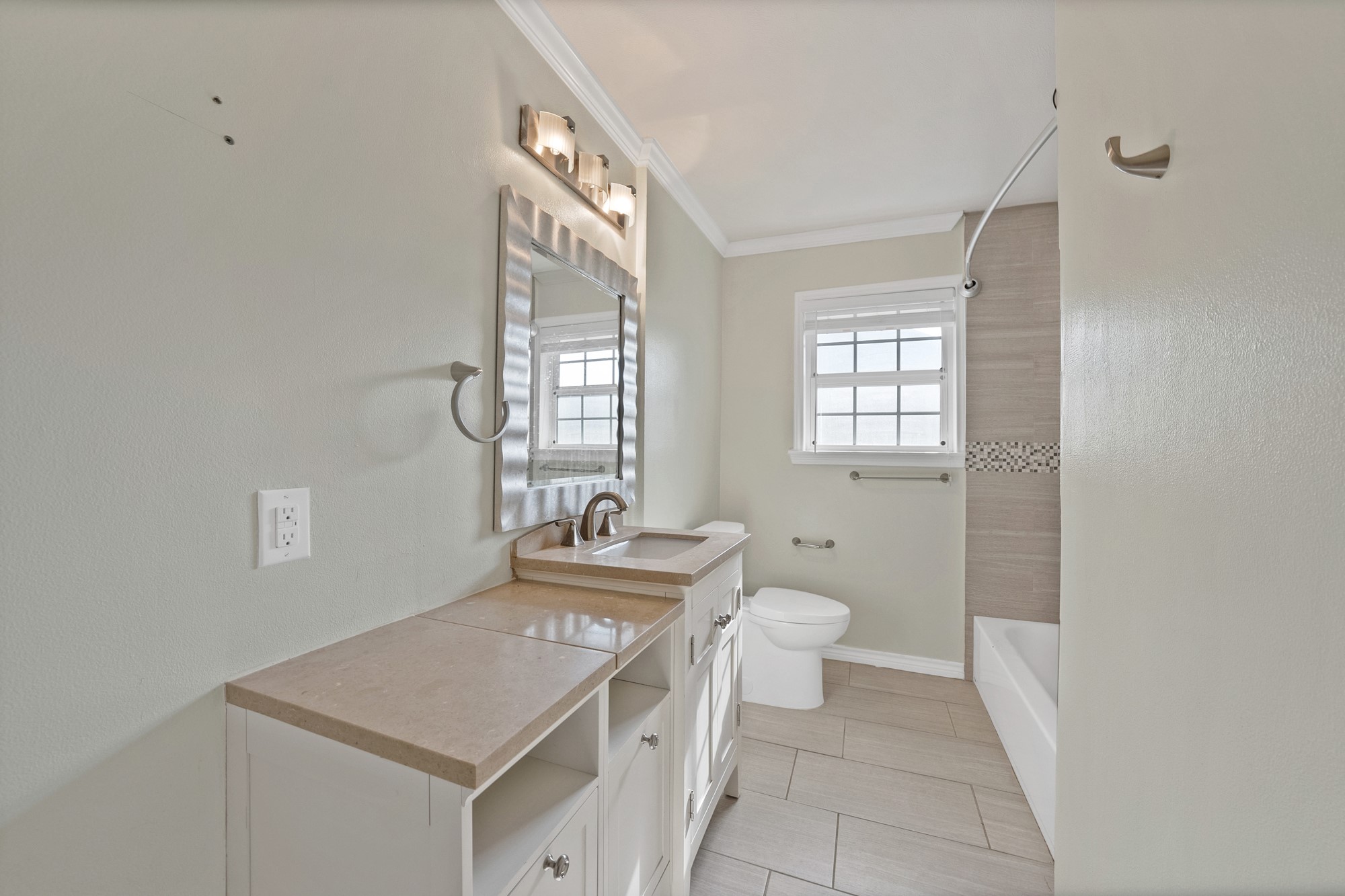 2835 W Colorado Boulevard