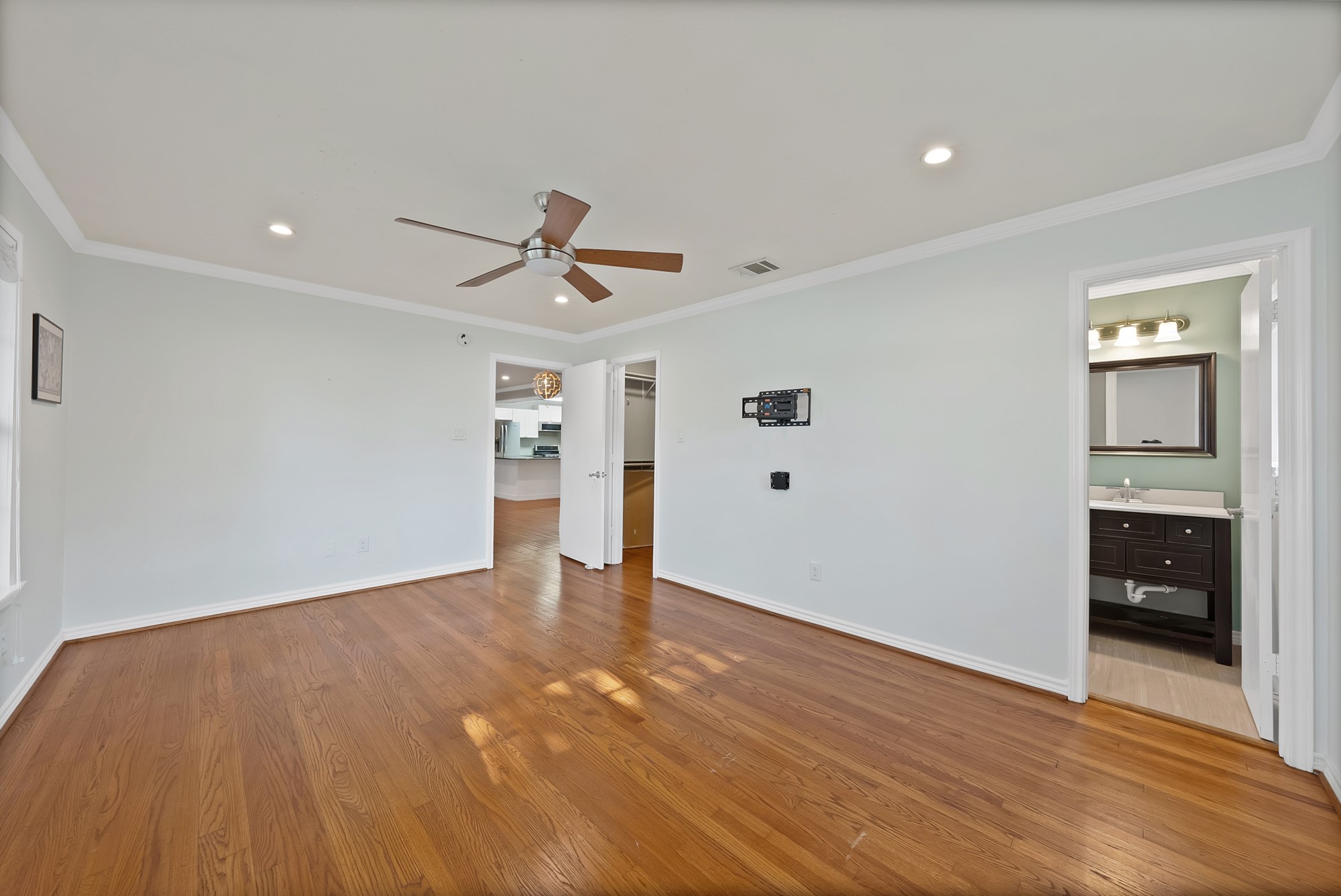 2835 W Colorado Boulevard