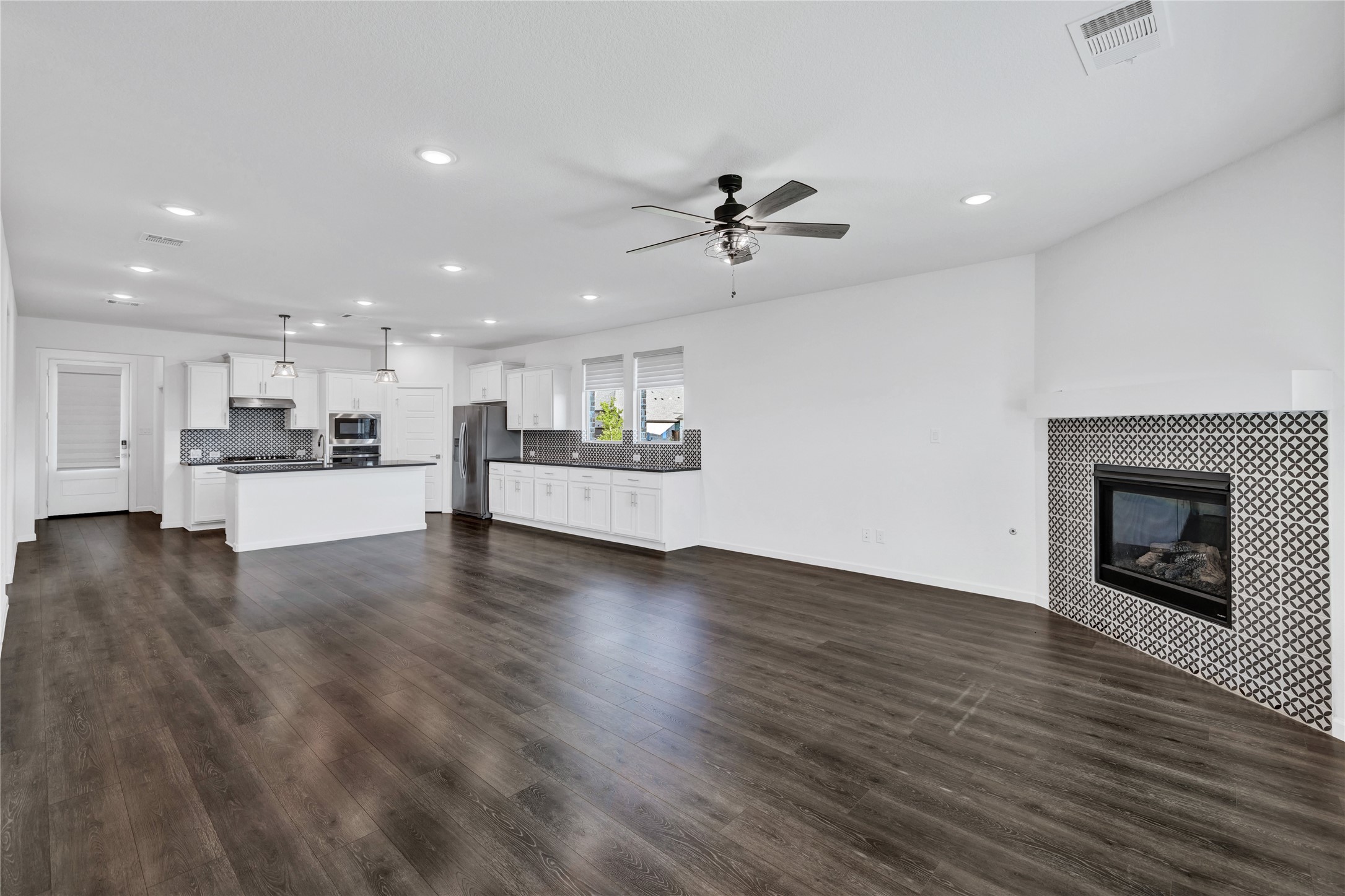 3904 Starlight Creek Drive