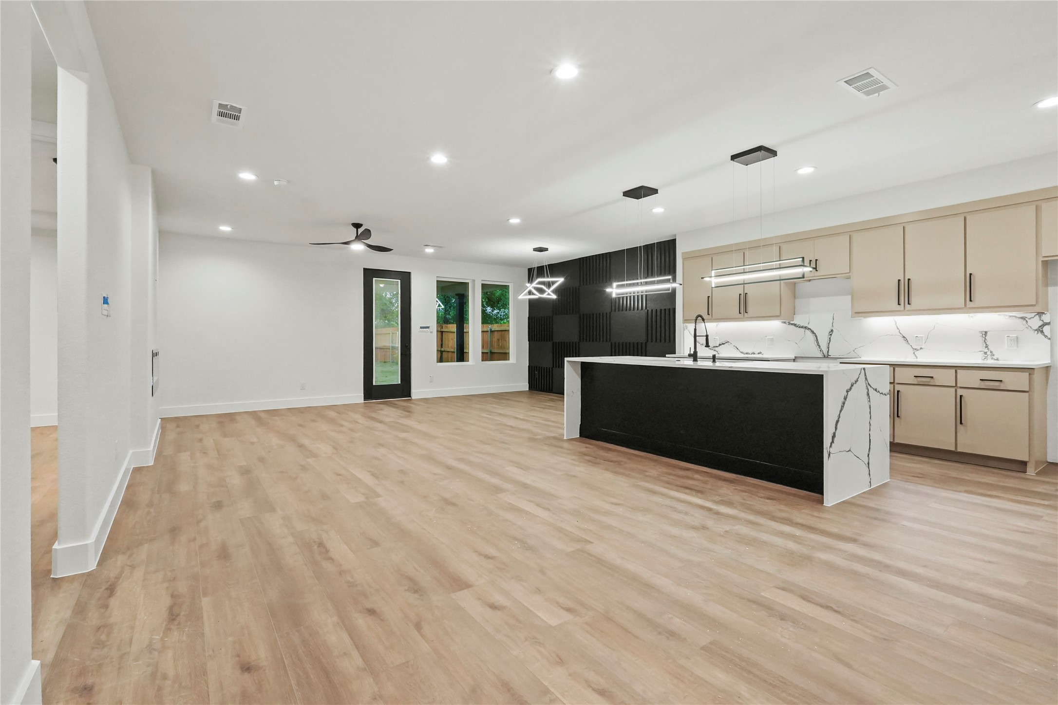 2626 Southland Street