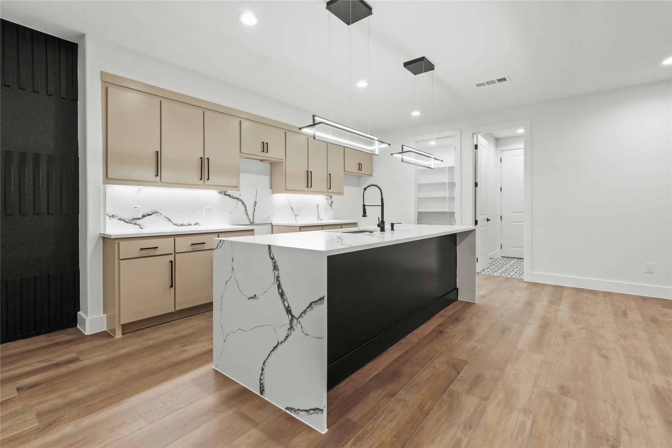 2626 Southland Street