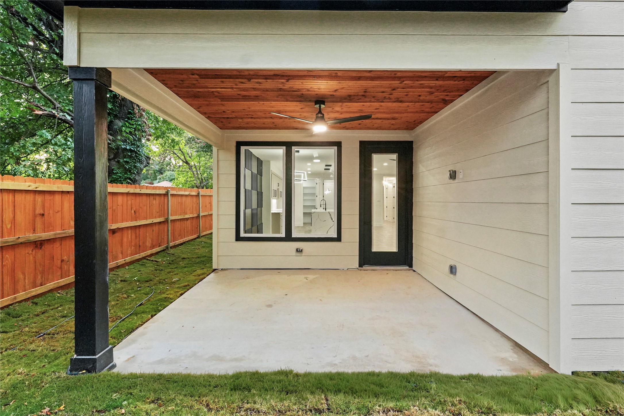 2626 Southland Street