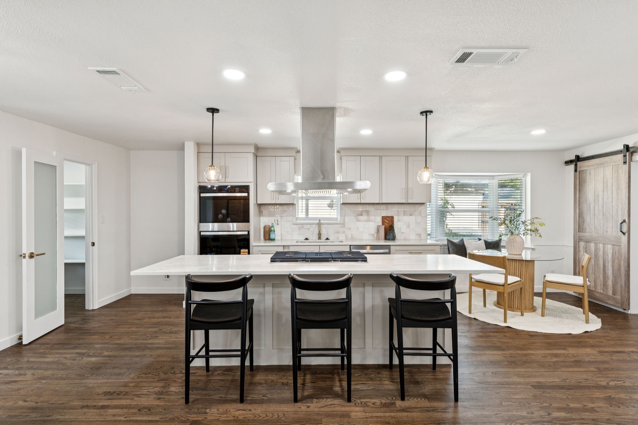 5509 Enchanted Lane