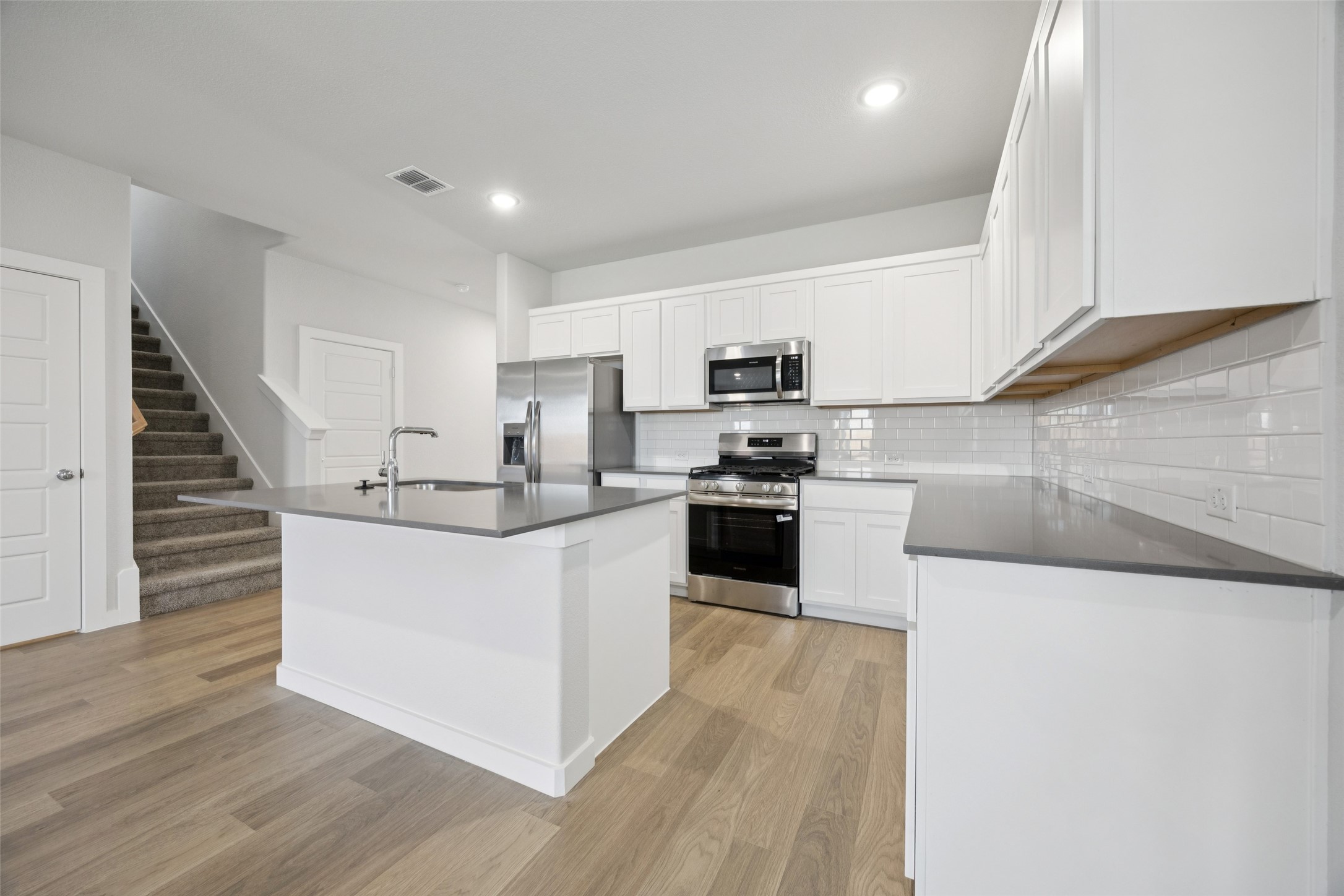 518 Regency Court